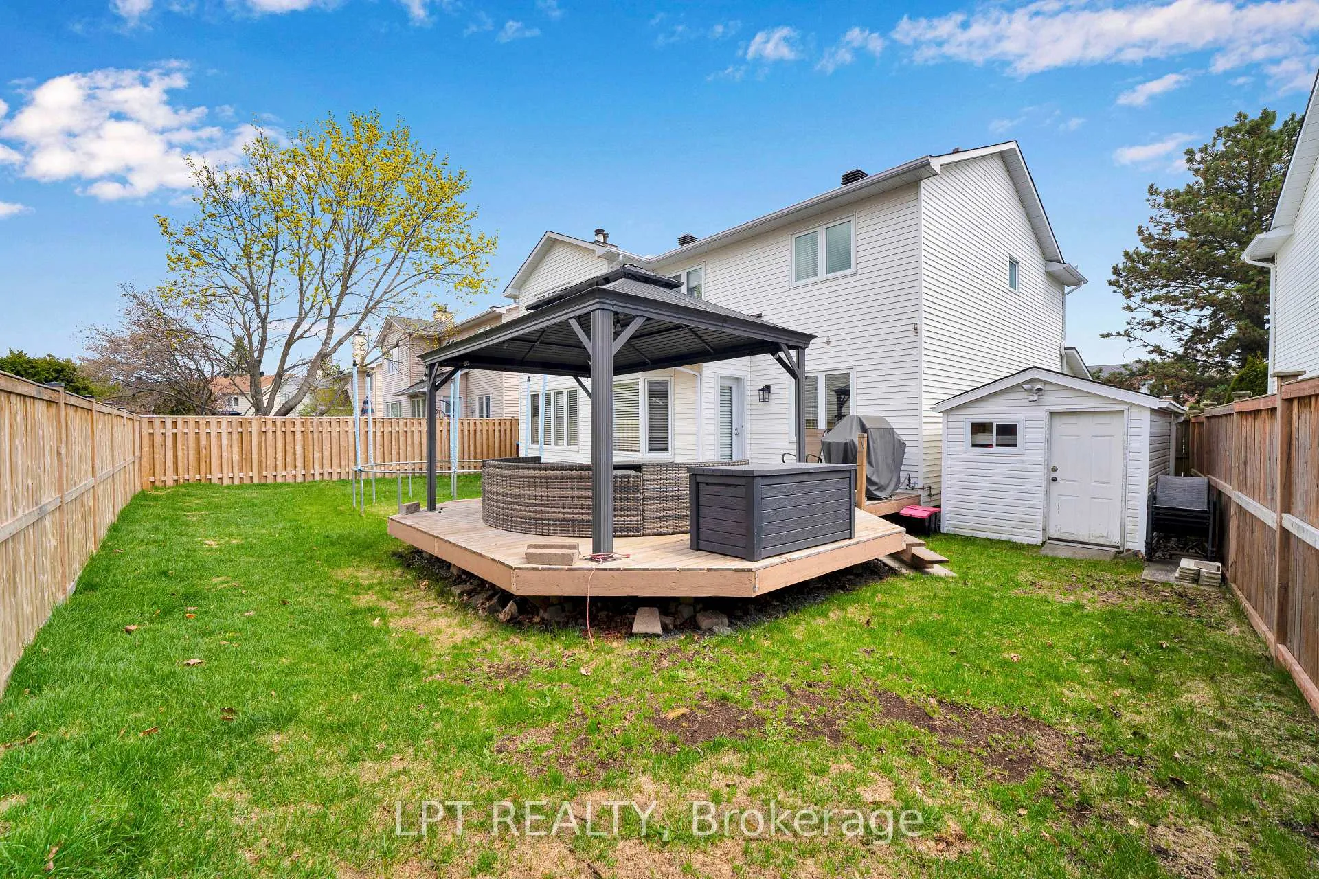 Photo 32 of 804 Hauteview Drive, Ottawa, Fallingbrook/Ridgemount — HOMEH