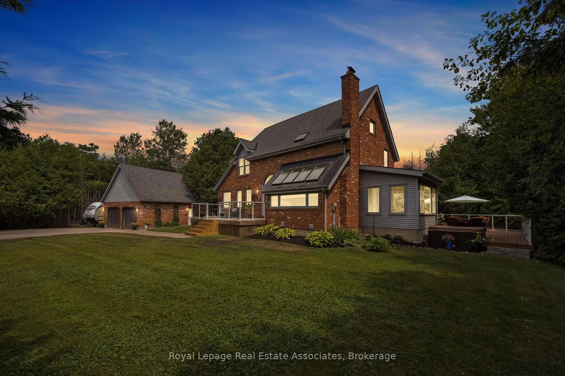 Photo 2 of 23 Brock Road N, Puslinch, Aberfoyle — HOMEH