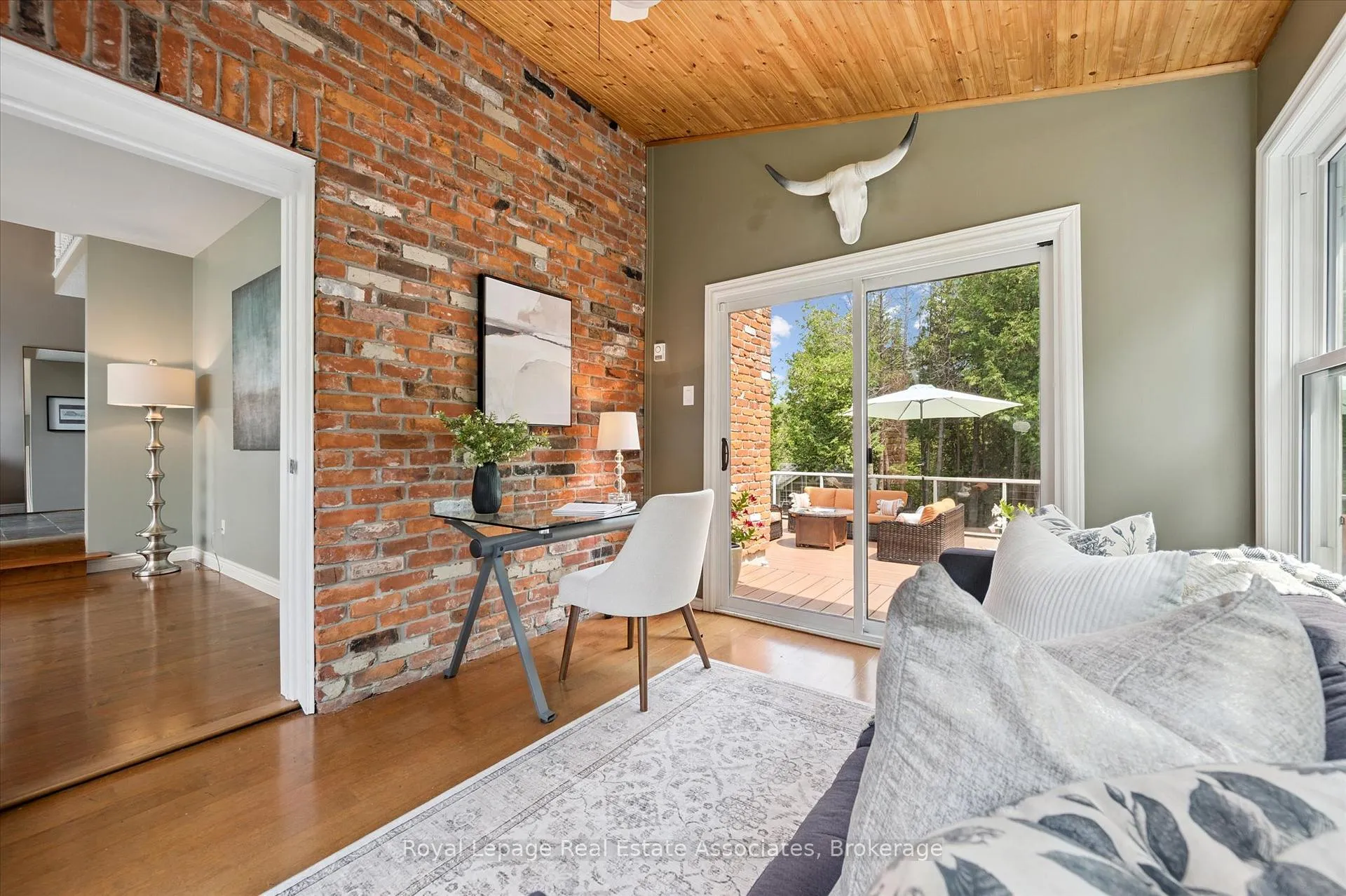 Photo 12 of 23 Brock Road N, Puslinch, Aberfoyle — HOMEH