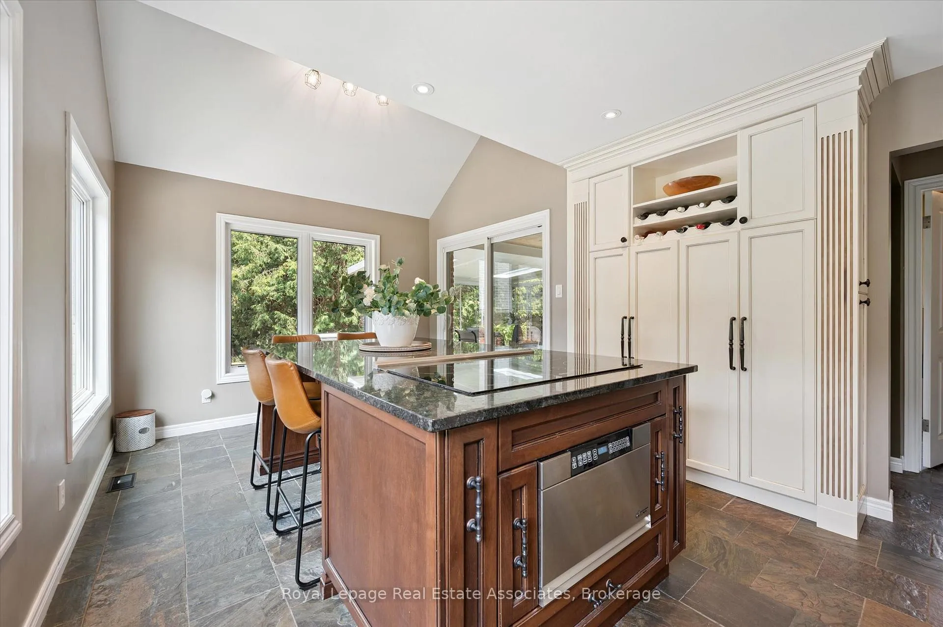 Photo 15 of 23 Brock Road N, Puslinch, Aberfoyle — HOMEH