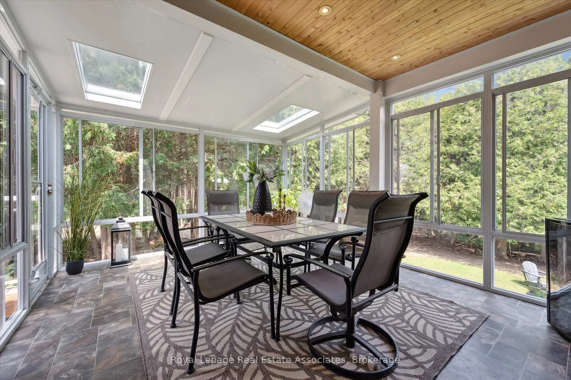 Photo 20 of 23 Brock Road N, Puslinch, Aberfoyle — HOMEH