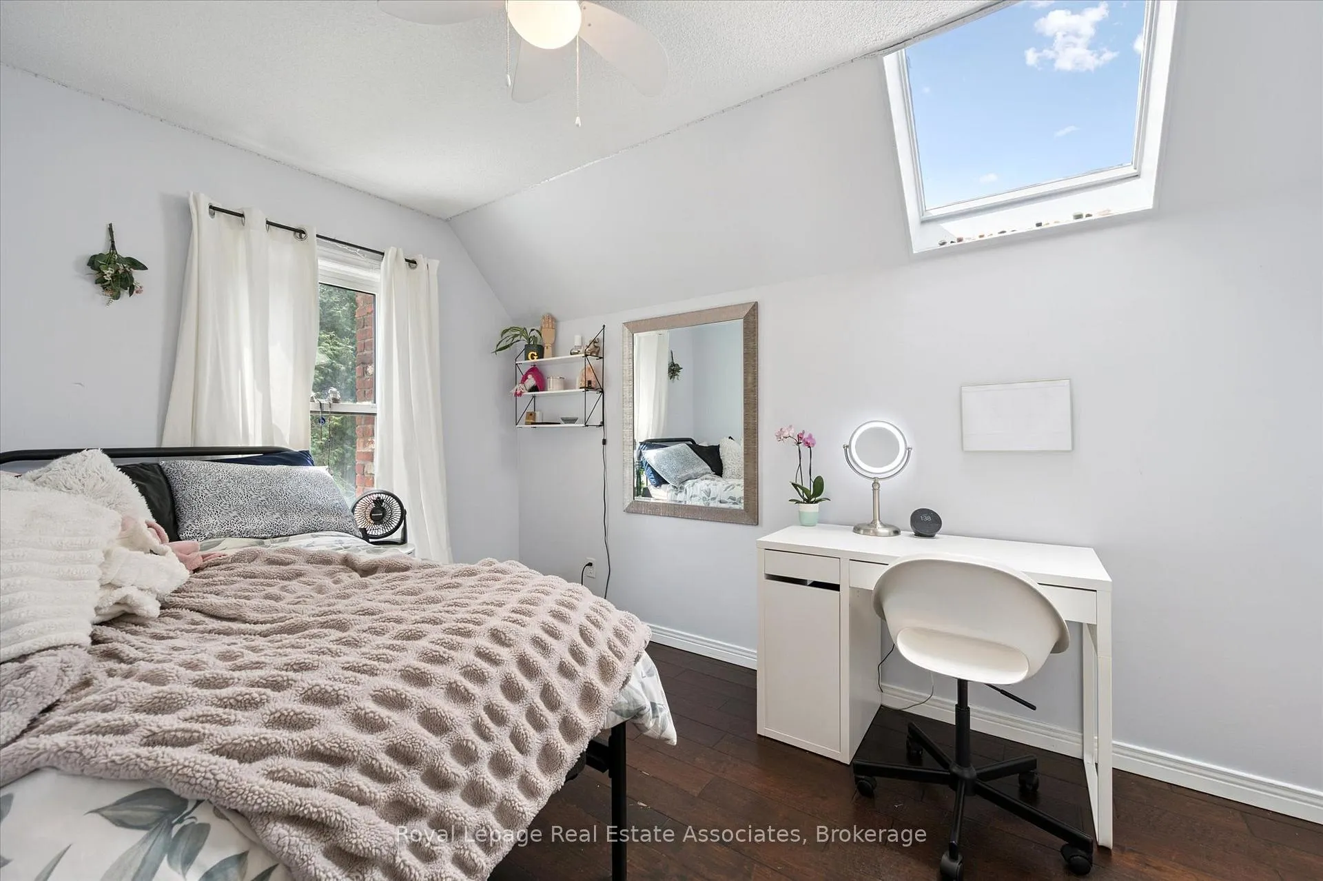 Photo 27 of 23 Brock Road N, Puslinch, Aberfoyle — HOMEH