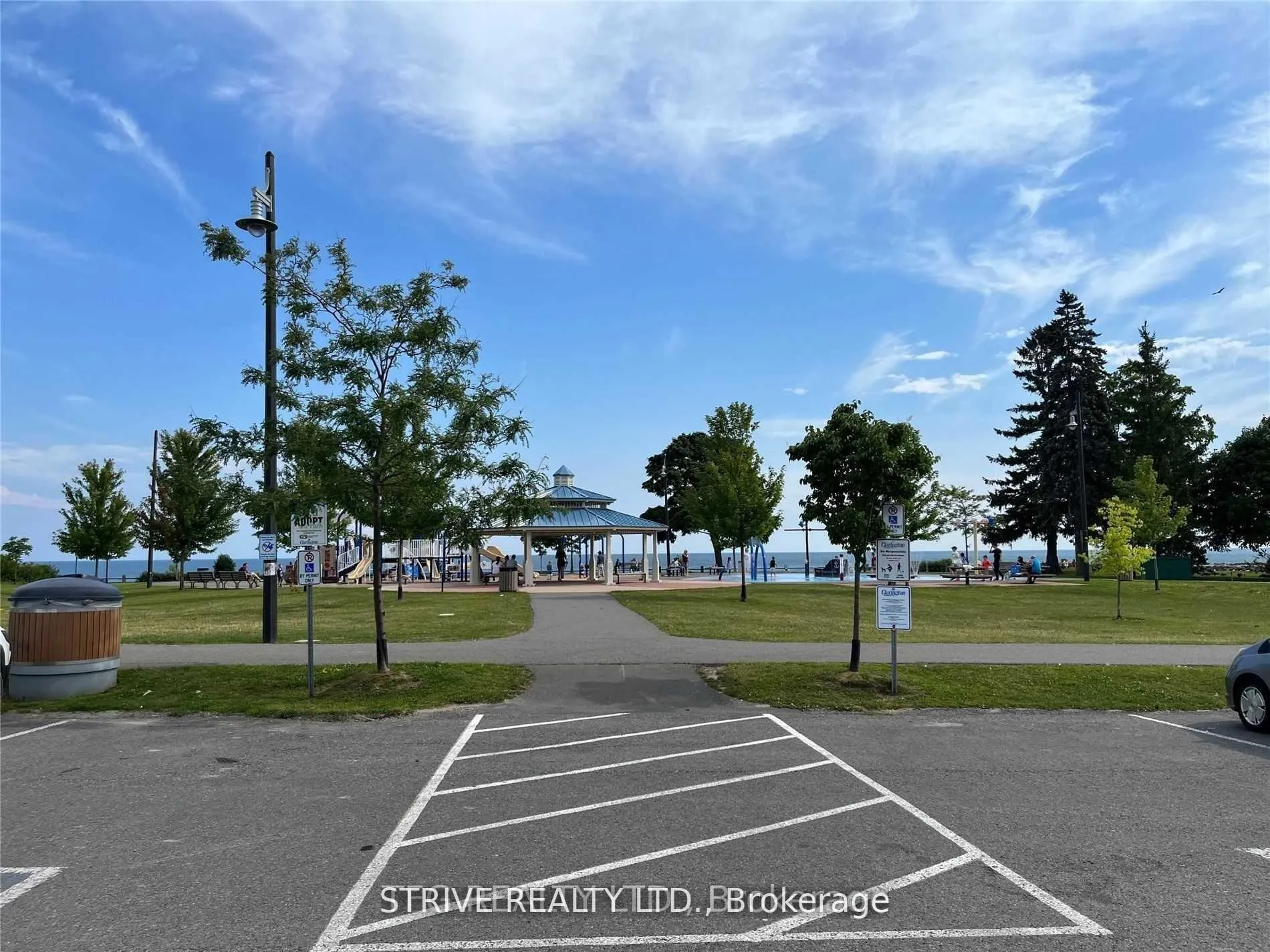 Photo 9 of 23 A Lookout Drive, Clarington, Bowmanville — HOMEH