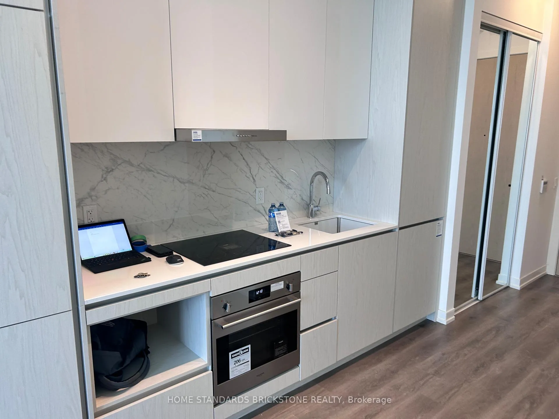Photo 5 of Unit 1901, 28 Interchange Way, Vaughan, Vaughan Corporate Centre — HOMEH