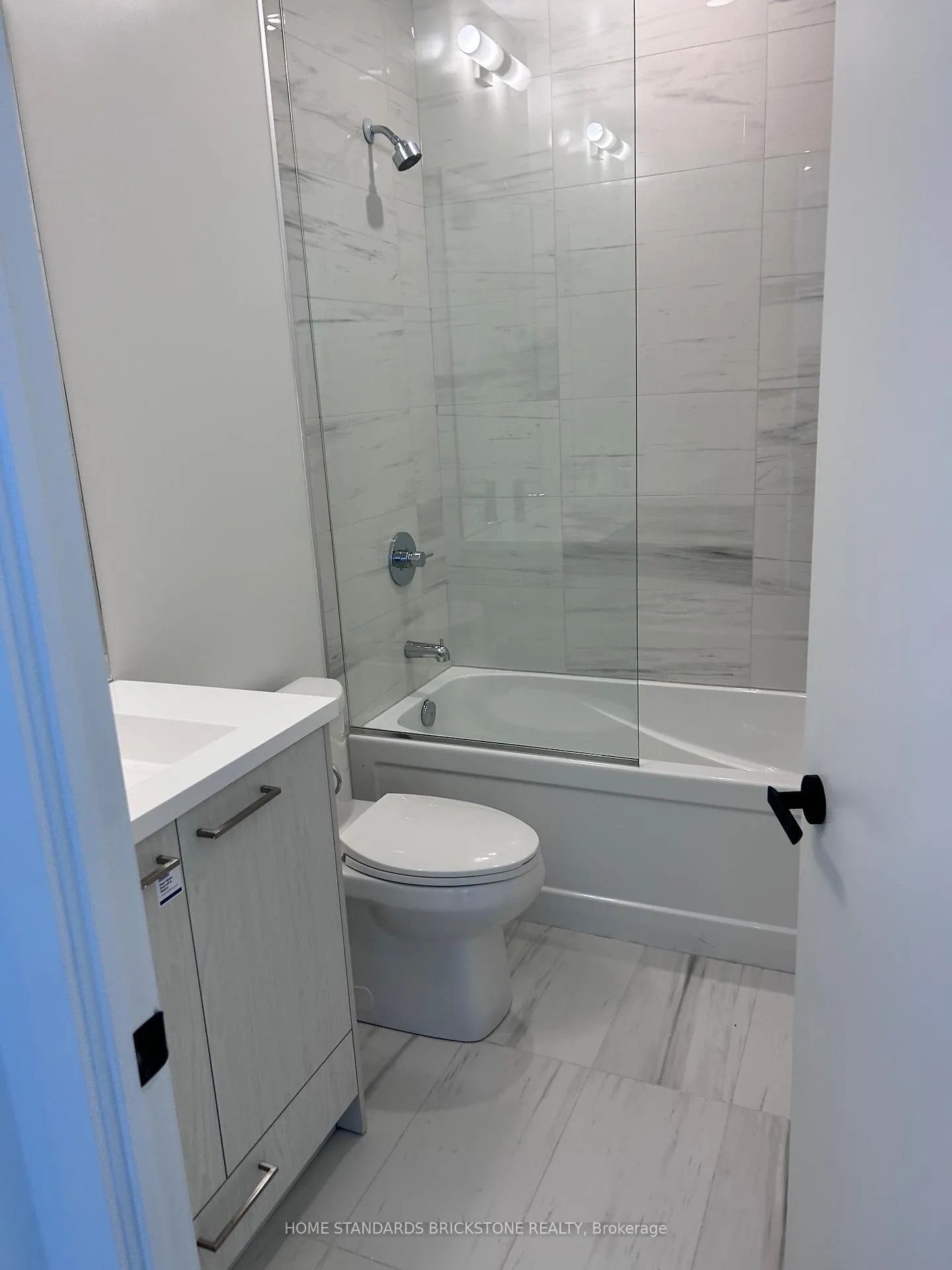 Photo 8 of Unit 1901, 28 Interchange Way, Vaughan, Vaughan Corporate Centre — HOMEH