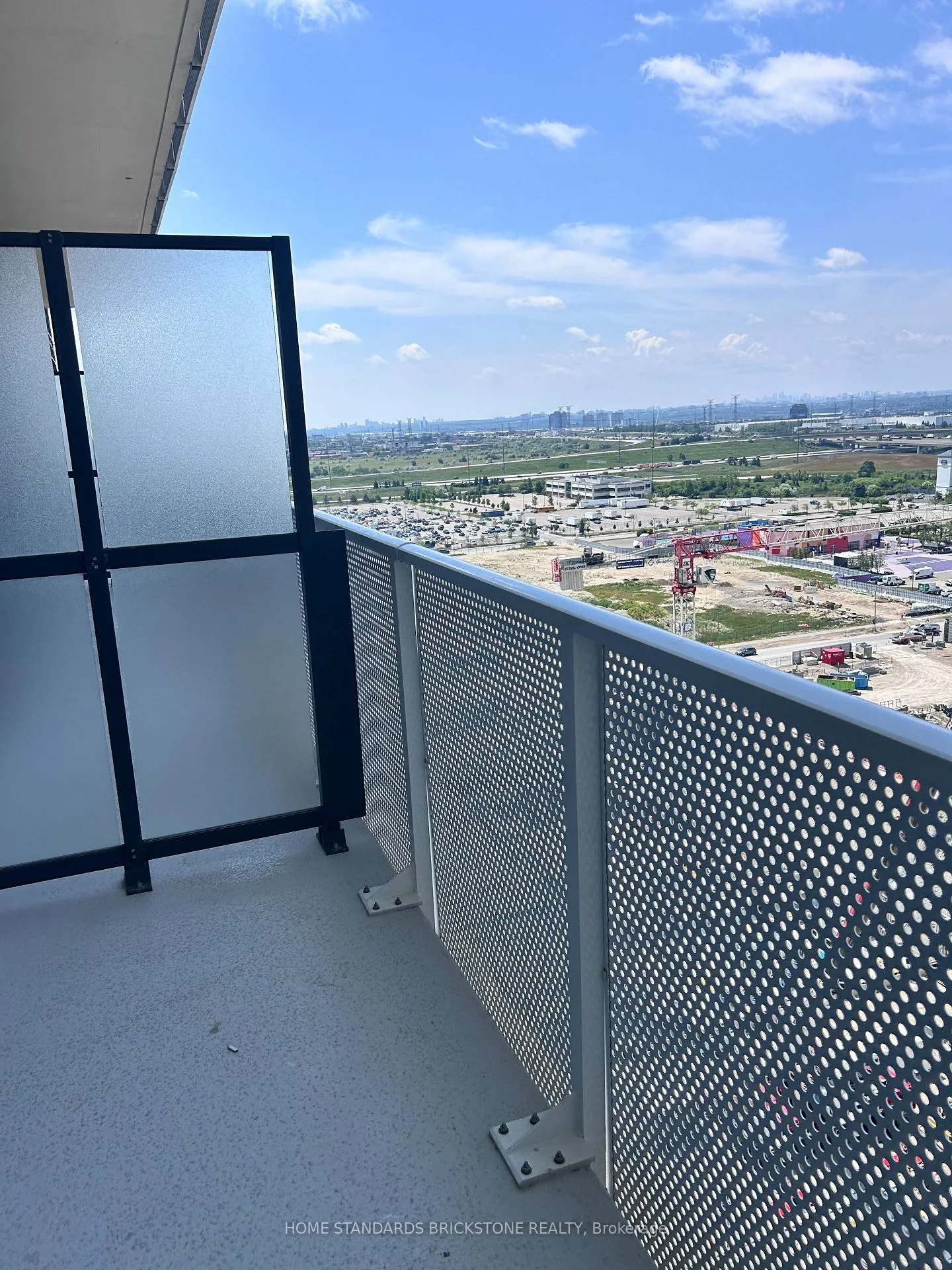 Photo 11 of Unit 1901, 28 Interchange Way, Vaughan, Vaughan Corporate Centre — HOMEH