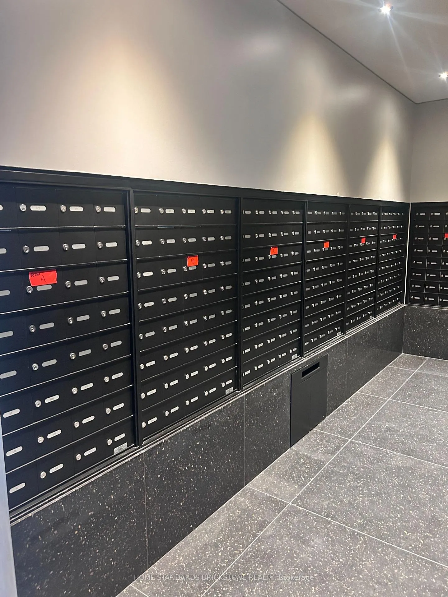 Photo 12 of Unit 1901, 28 Interchange Way, Vaughan, Vaughan Corporate Centre — HOMEH