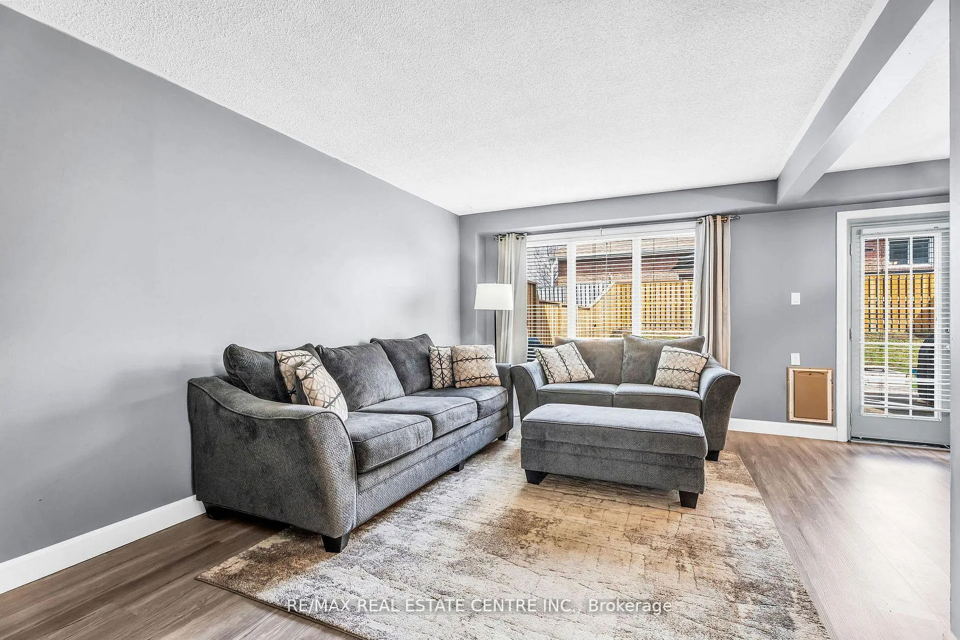 Photo 8 of 33 Fourth Avenue, Orangeville — HOMEH