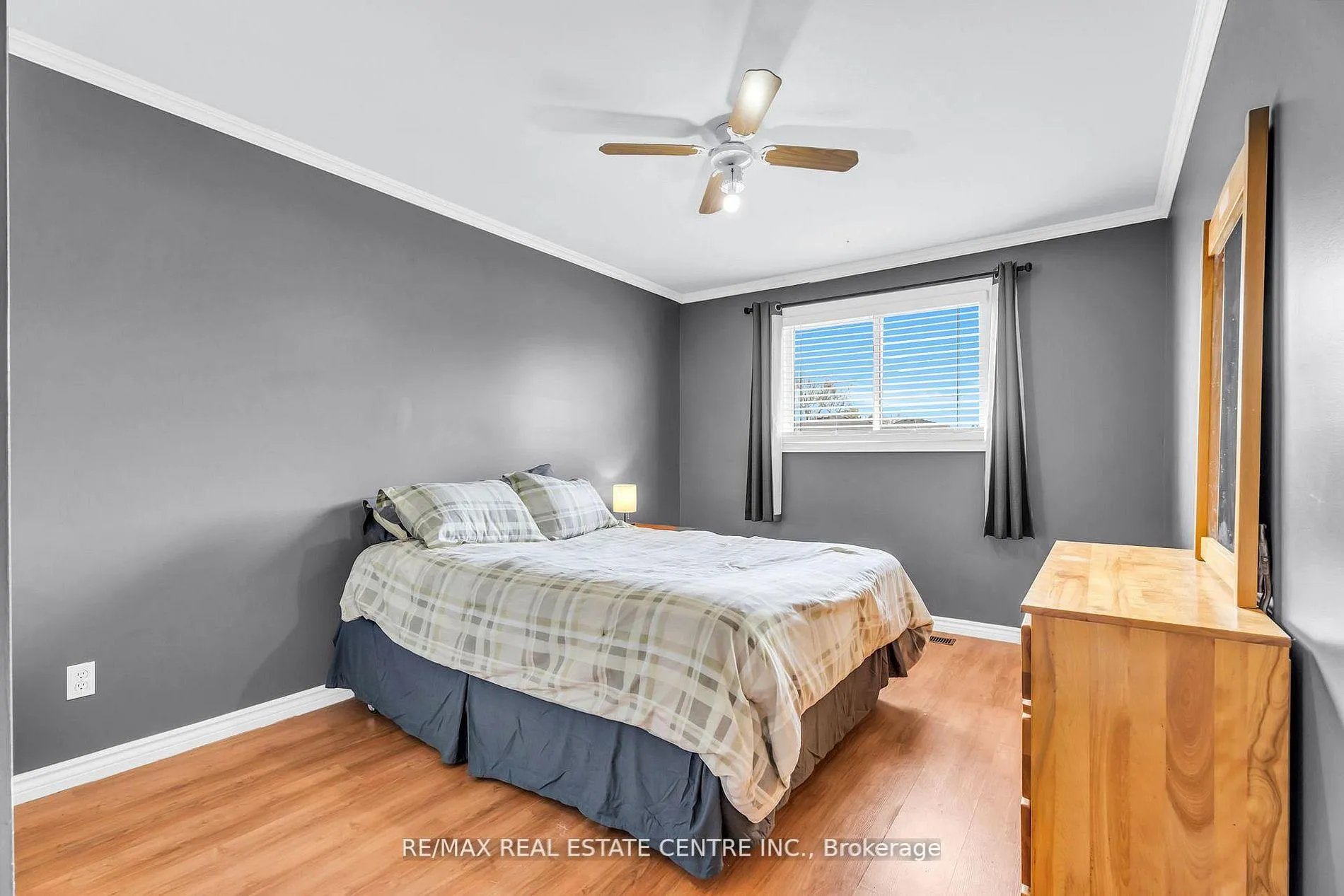 Photo 23 of 33 Fourth Avenue, Orangeville — HOMEH
