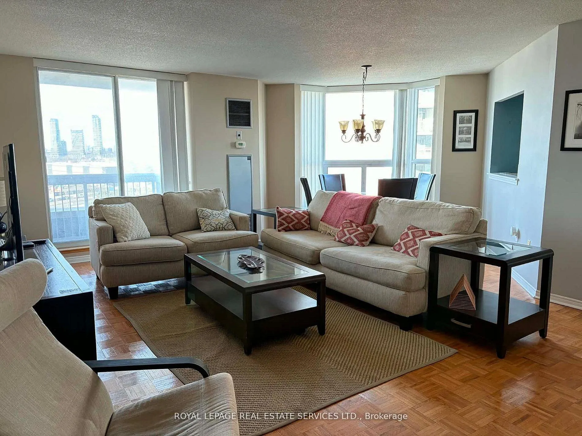 Photo 4 of Unit 607, 11 Thorncliffe Pk Drive, Toronto, Thorncliffe Park — HOMEH