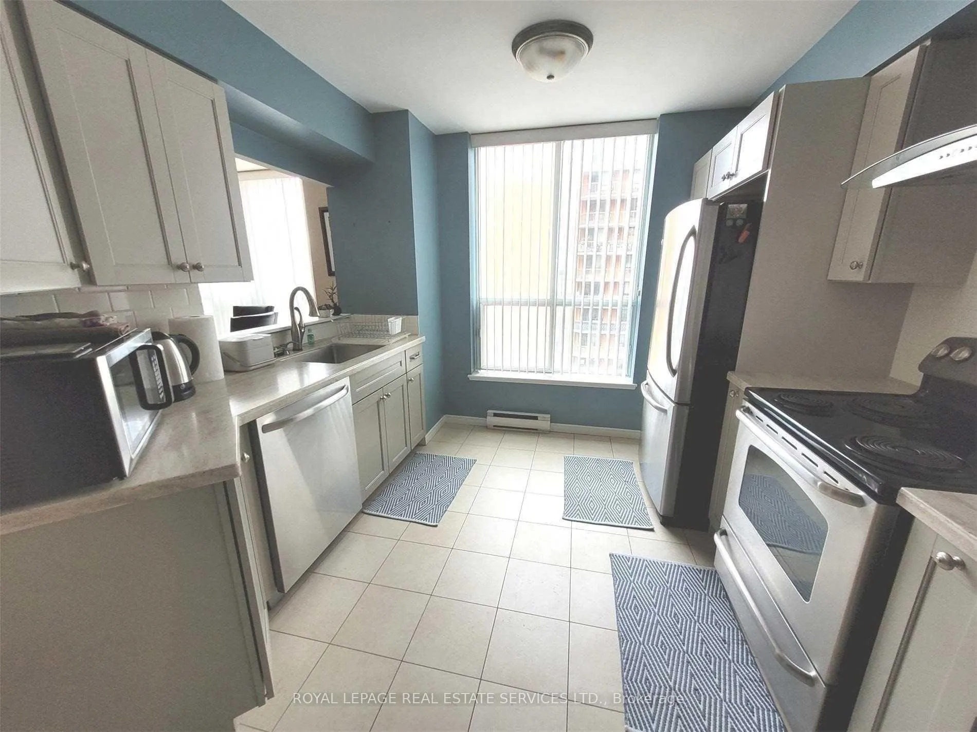 Photo 5 of Unit 607, 11 Thorncliffe Pk Drive, Toronto, Thorncliffe Park — HOMEH