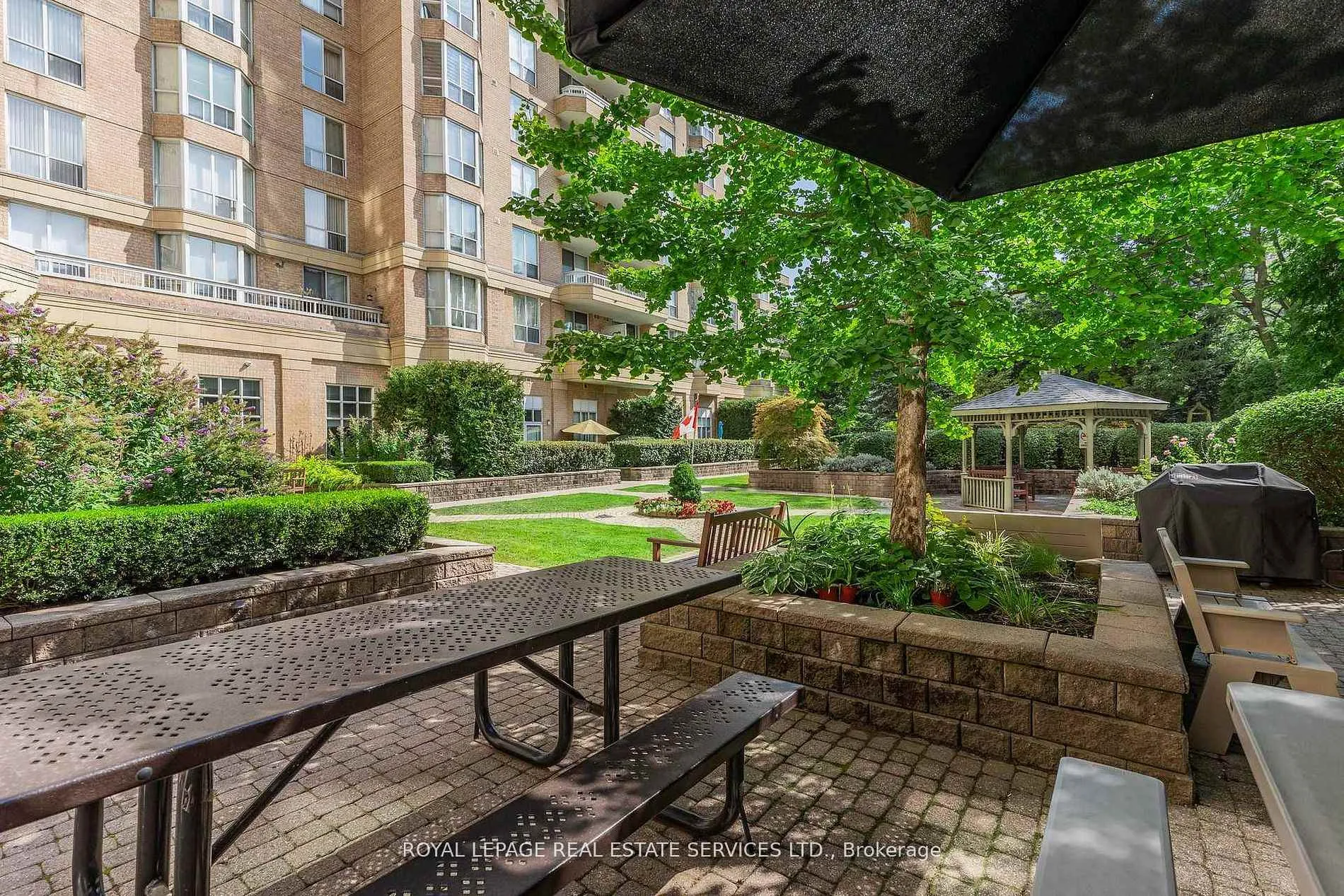 Photo 9 of Unit 607, 11 Thorncliffe Pk Drive, Toronto, Thorncliffe Park — HOMEH