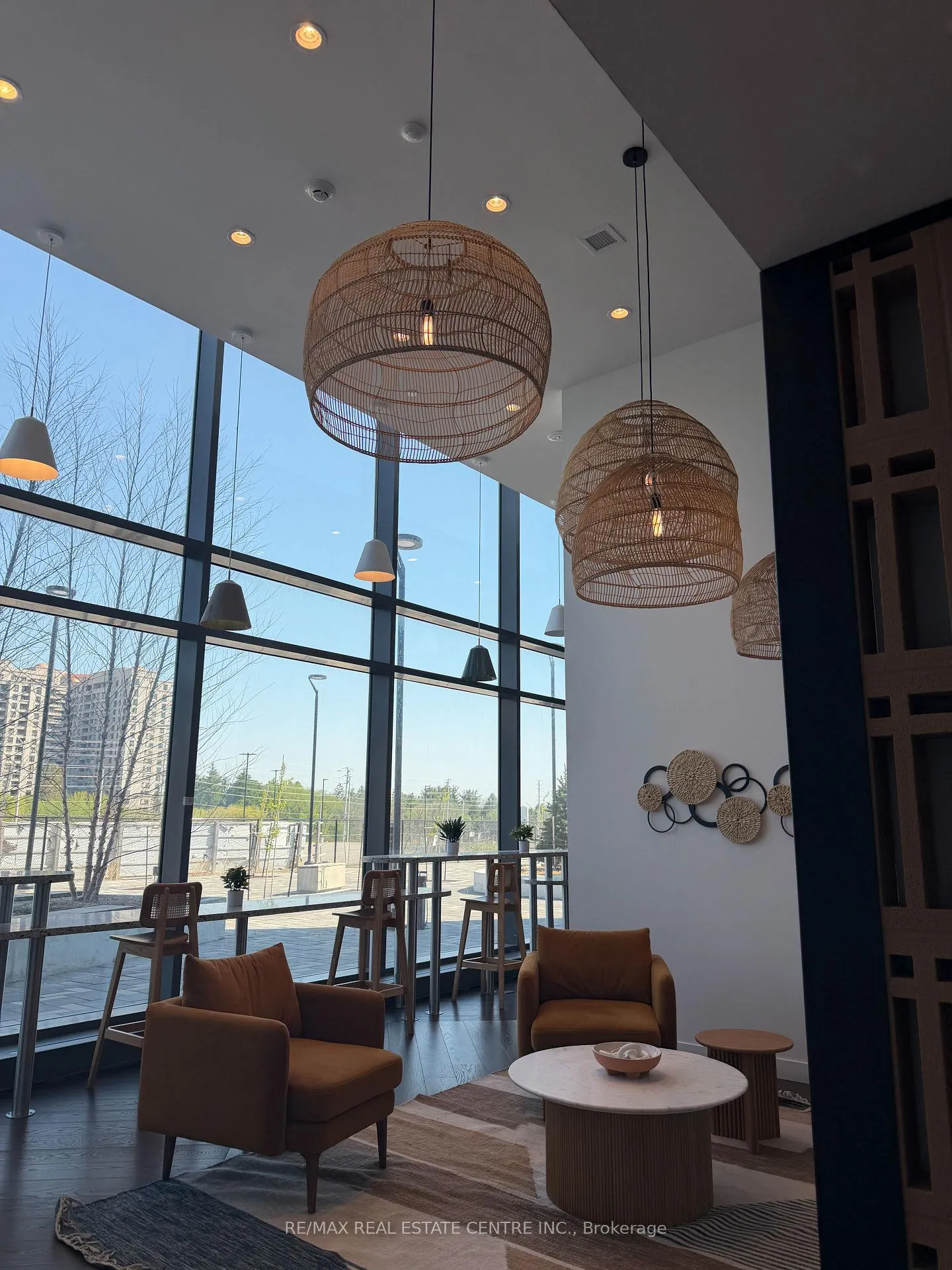 Photo 5 of Unit 725, 498 Caldari Road, Vaughan, Concord — HOMEH