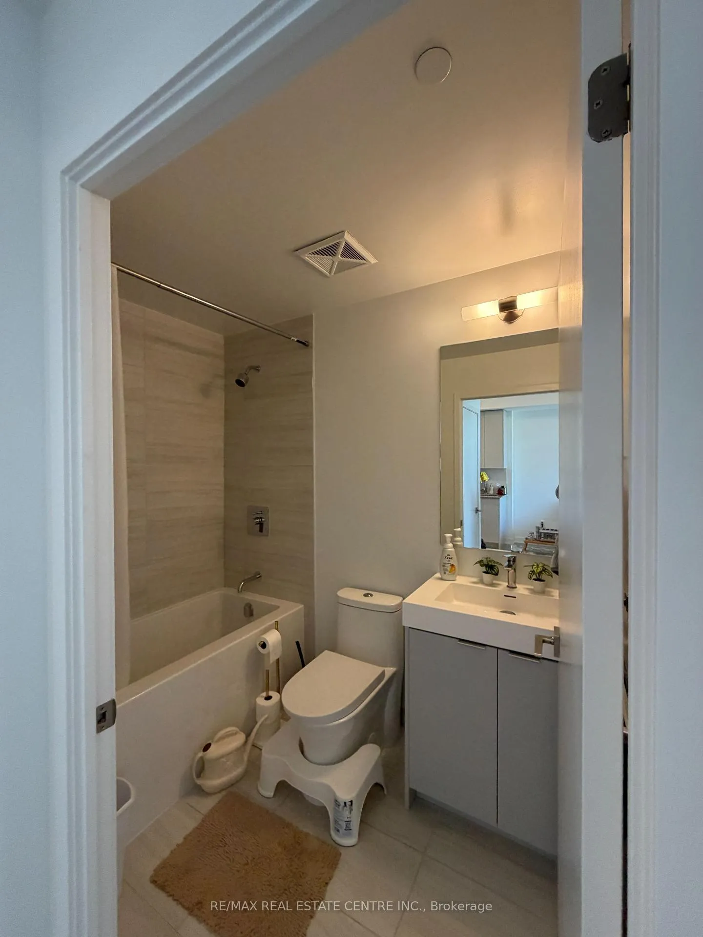 Photo 9 of Unit 725, 498 Caldari Road, Vaughan, Concord — HOMEH