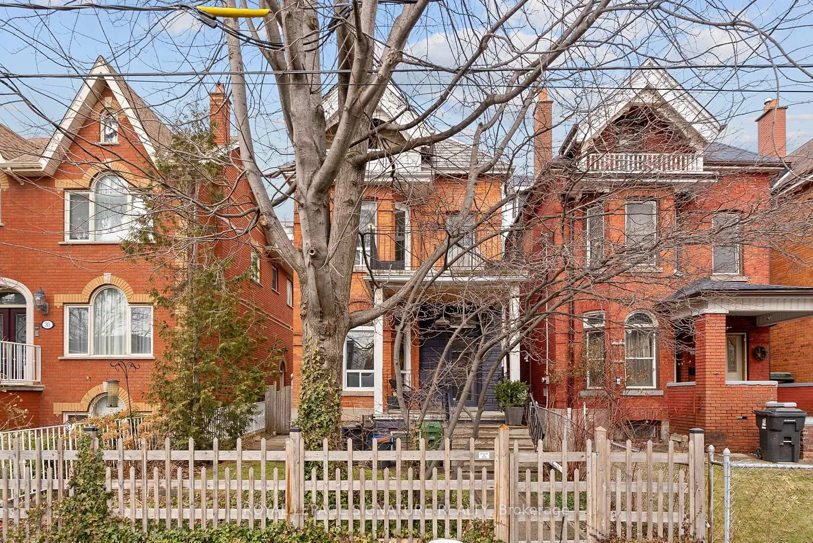 Photo 3 of 28 Shannon Street, Toronto, Trinity-Bellwoods — HOMEH