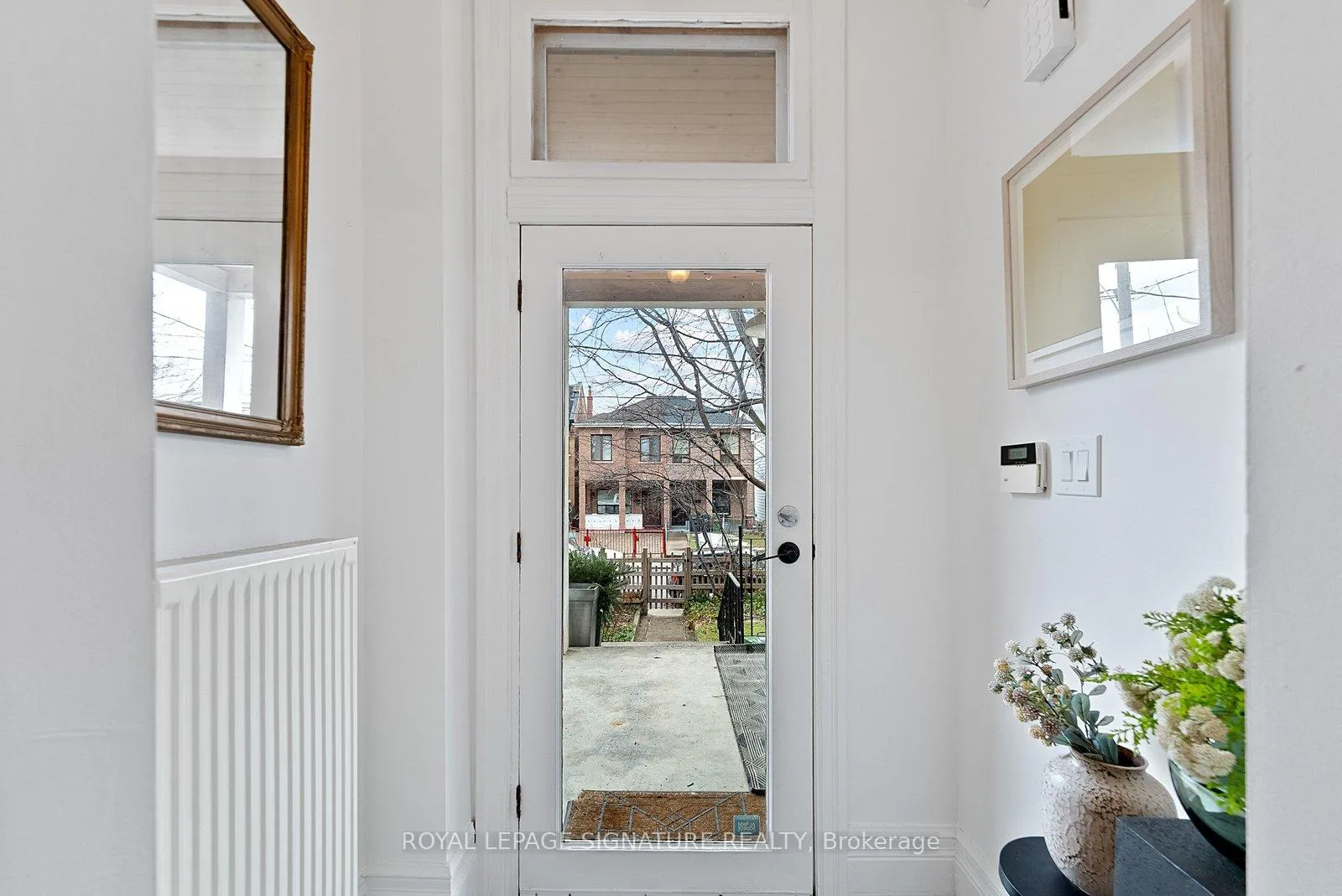 Photo 4 of 28 Shannon Street, Toronto, Trinity-Bellwoods — HOMEH