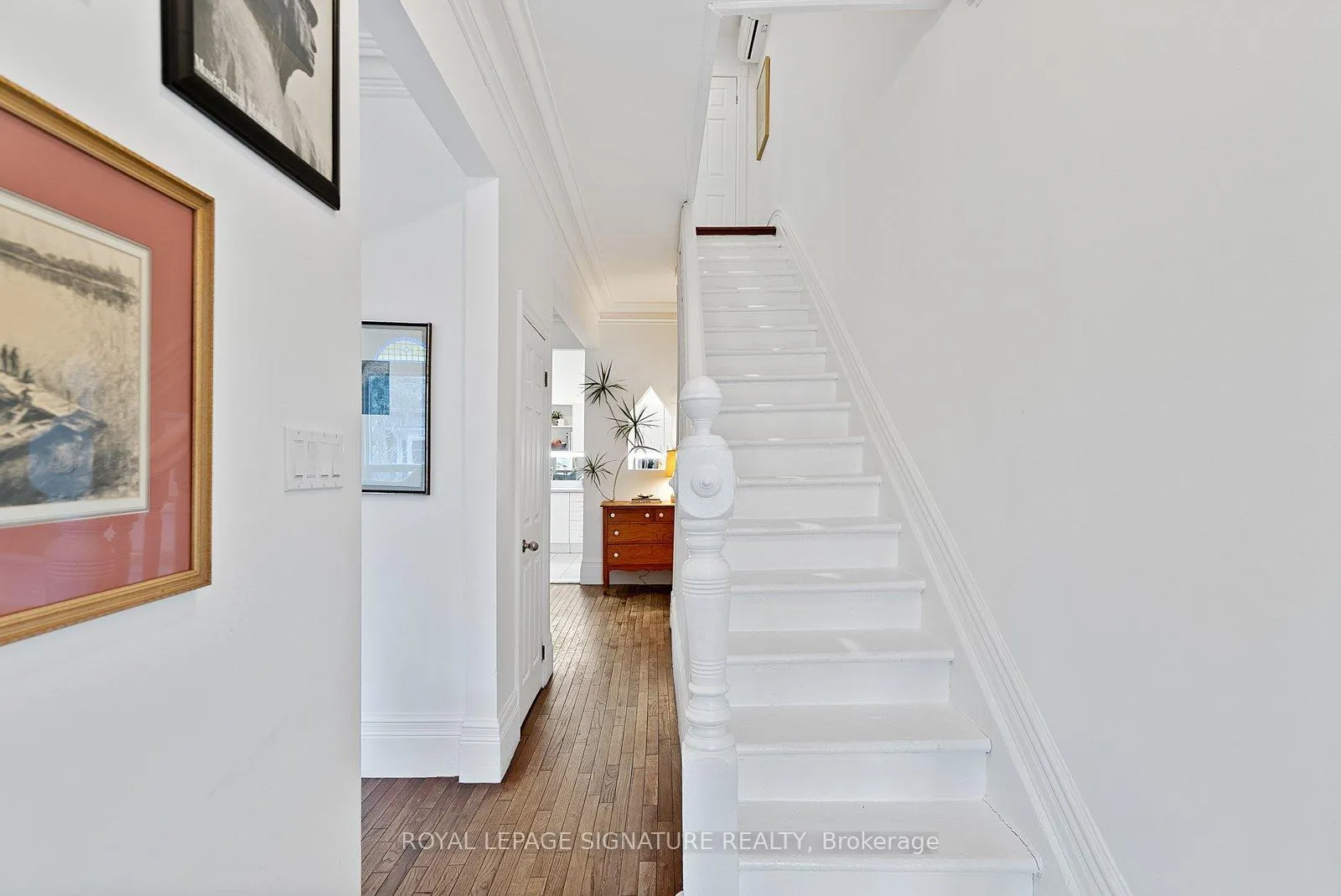Photo 5 of 28 Shannon Street, Toronto, Trinity-Bellwoods — HOMEH