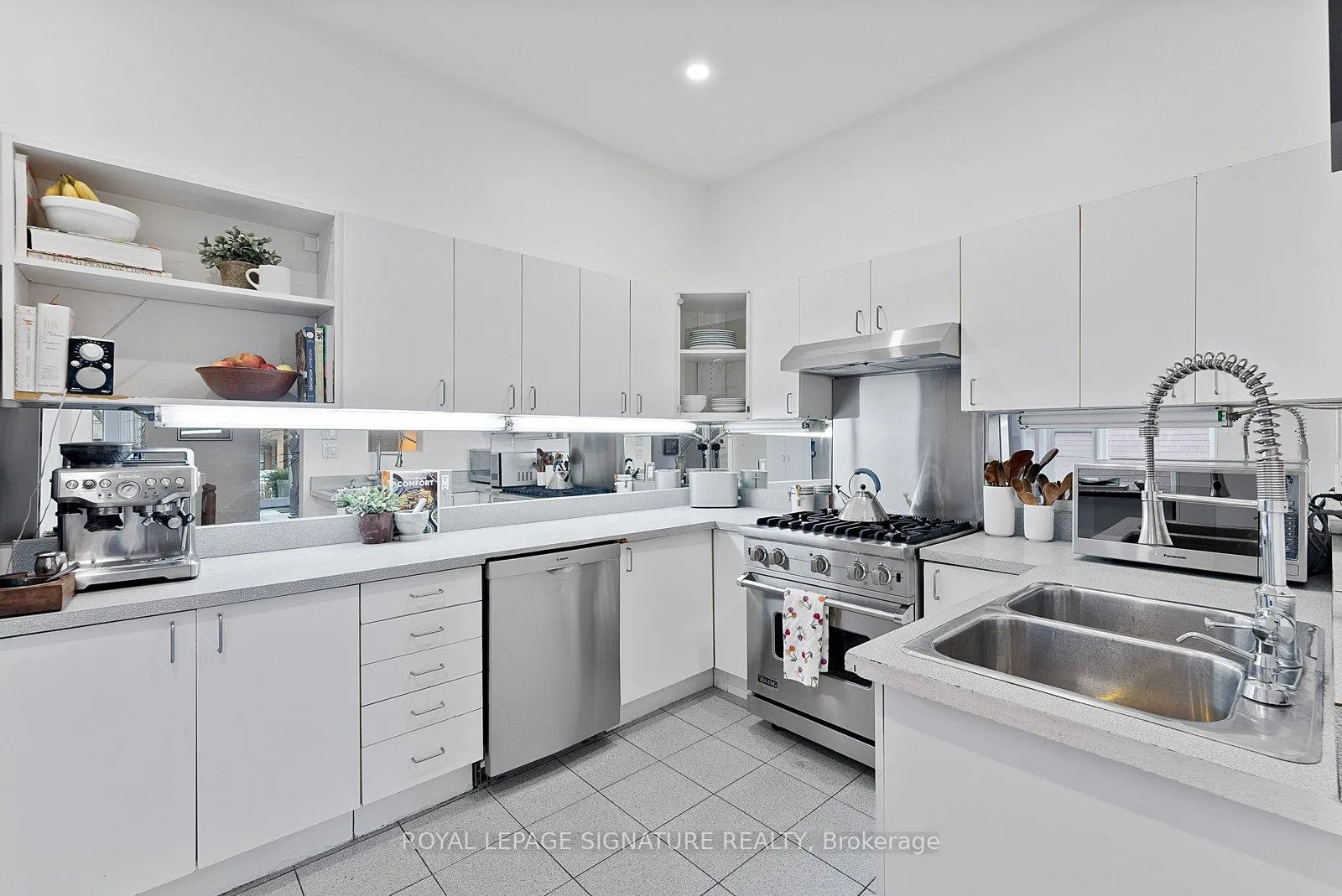 Photo 13 of 28 Shannon Street, Toronto, Trinity-Bellwoods — HOMEH