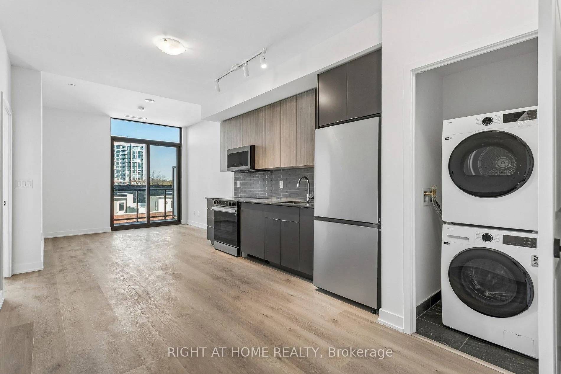 Photo 2 of Unit 402, 2075 Lakeshore Road, Burlington, Brant — HOMEH