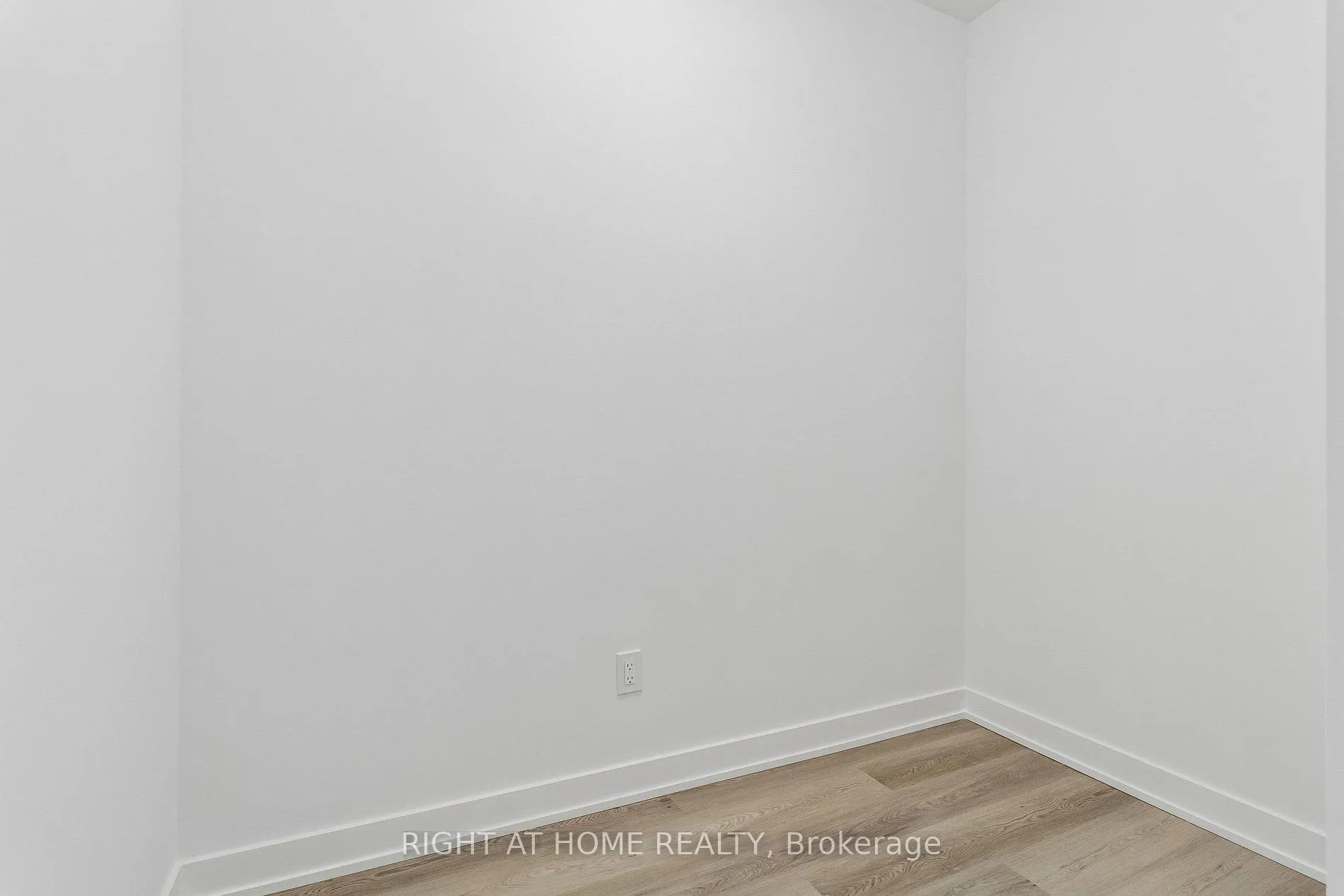 Photo 8 of Unit 402, 2075 Lakeshore Road, Burlington, Brant — HOMEH