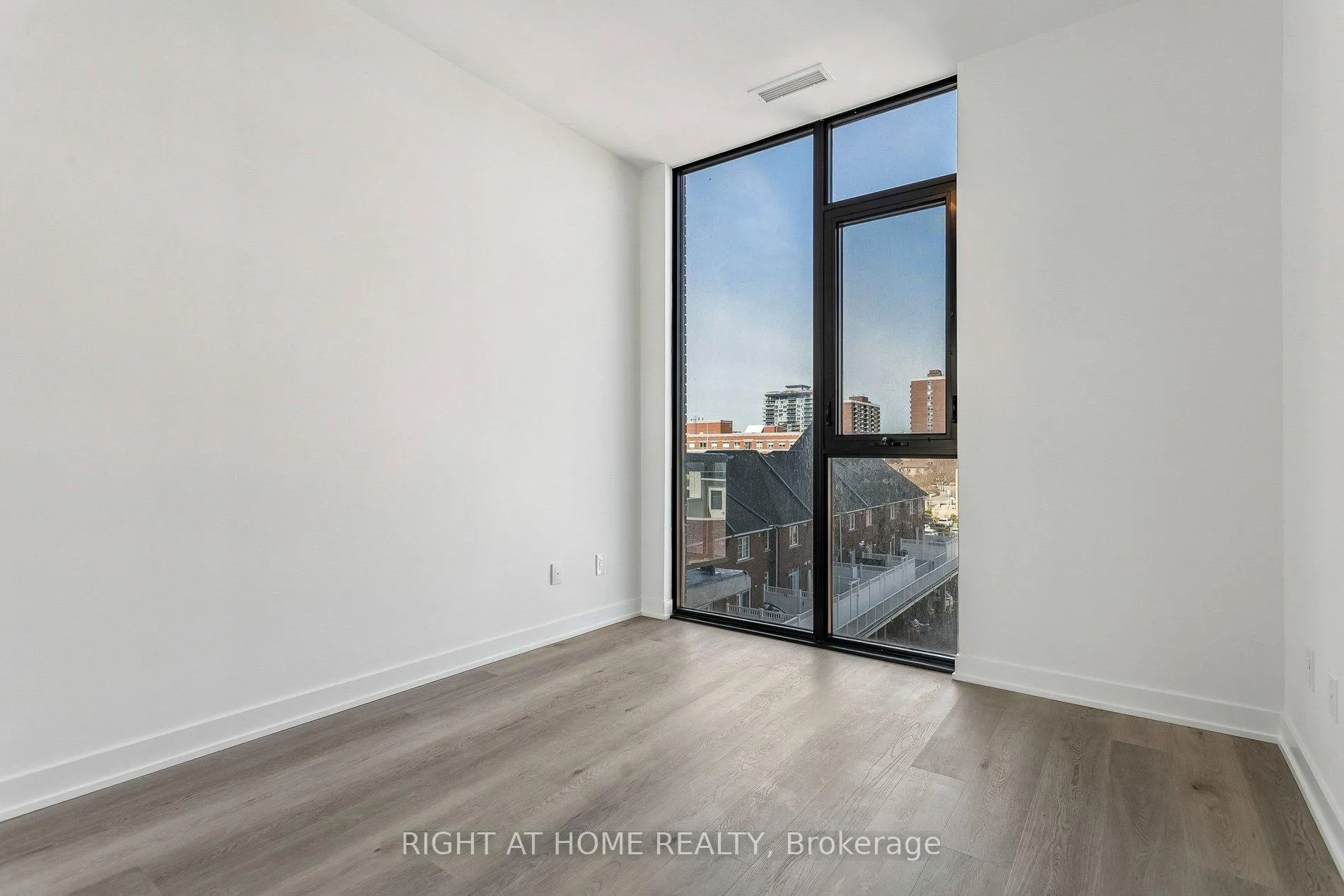 Photo 11 of Unit 402, 2075 Lakeshore Road, Burlington, Brant — HOMEH