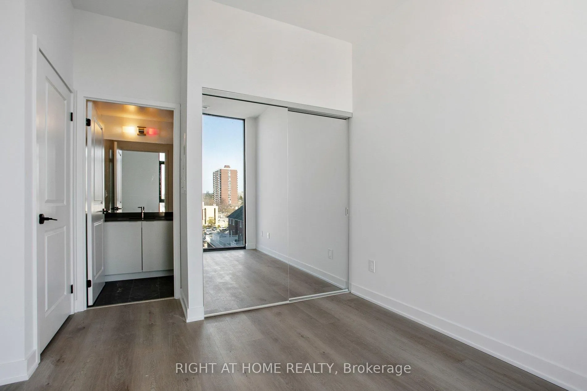 Photo 12 of Unit 402, 2075 Lakeshore Road, Burlington, Brant — HOMEH