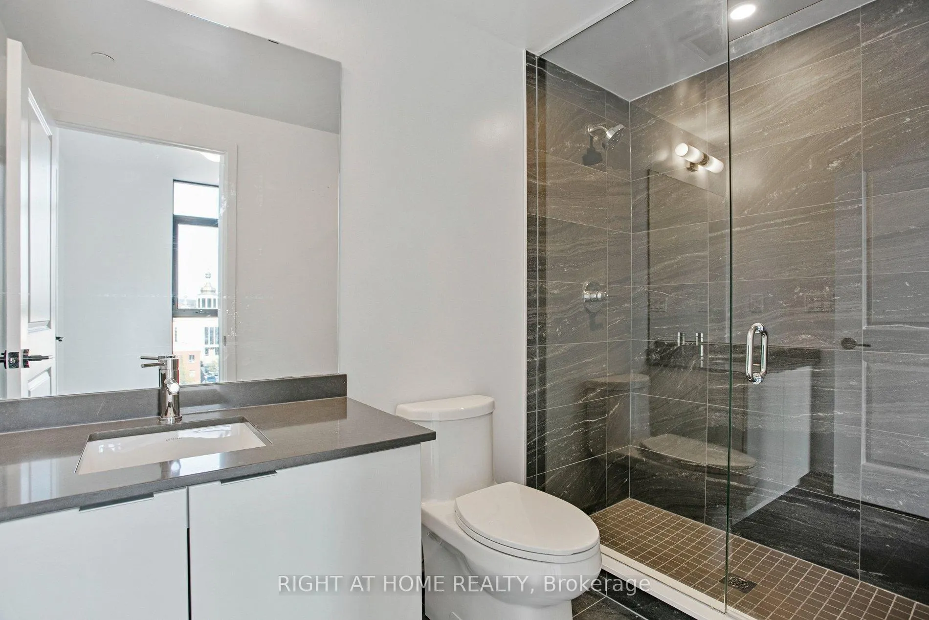 Photo 13 of Unit 402, 2075 Lakeshore Road, Burlington, Brant — HOMEH
