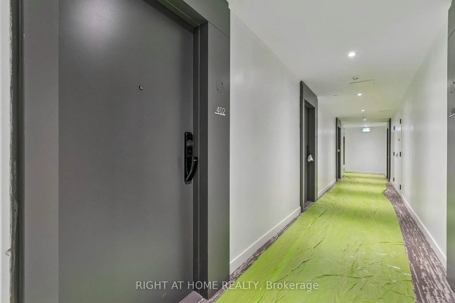 Photo 14 of Unit 402, 2075 Lakeshore Road, Burlington, Brant — HOMEH
