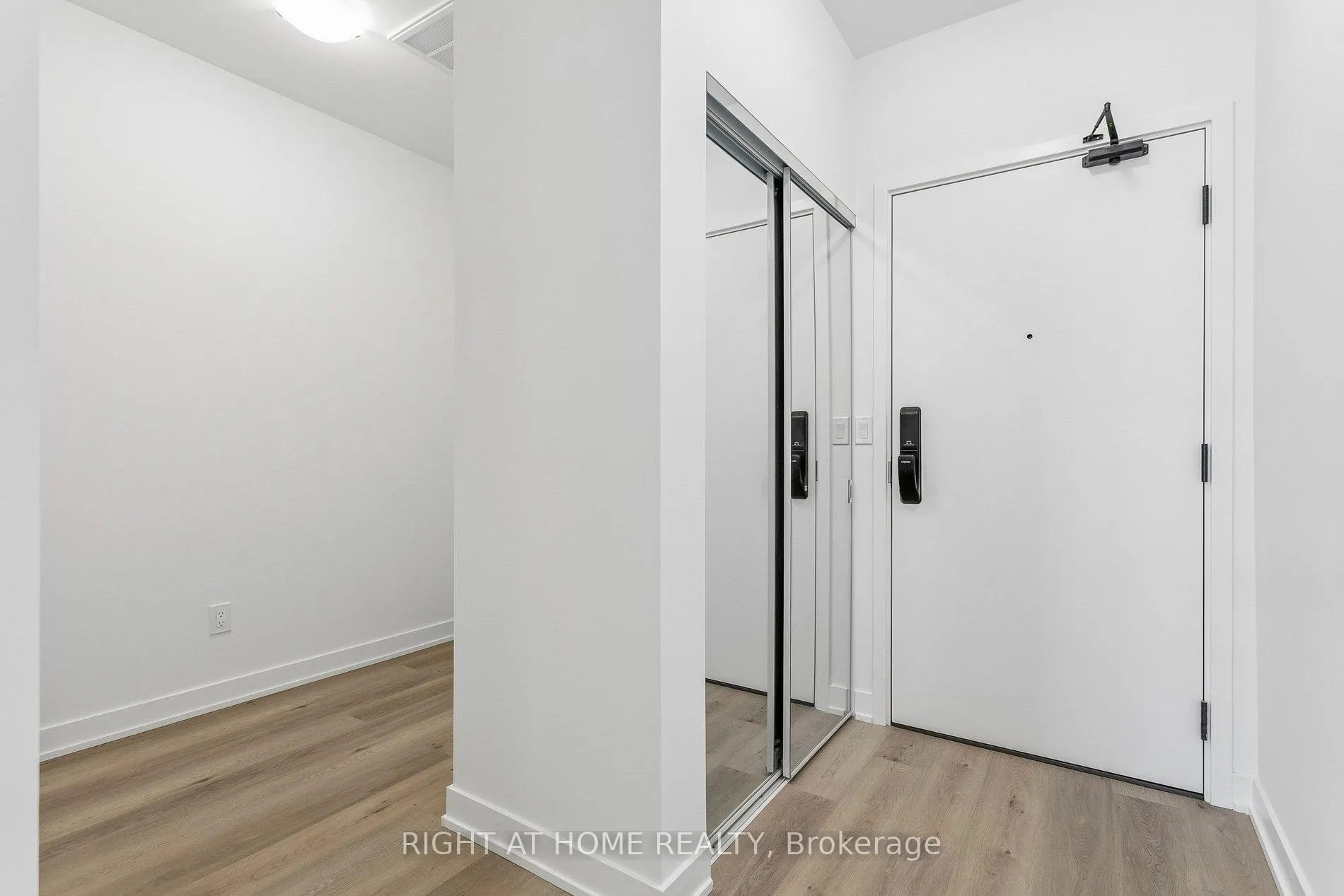 Photo 15 of Unit 402, 2075 Lakeshore Road, Burlington, Brant — HOMEH