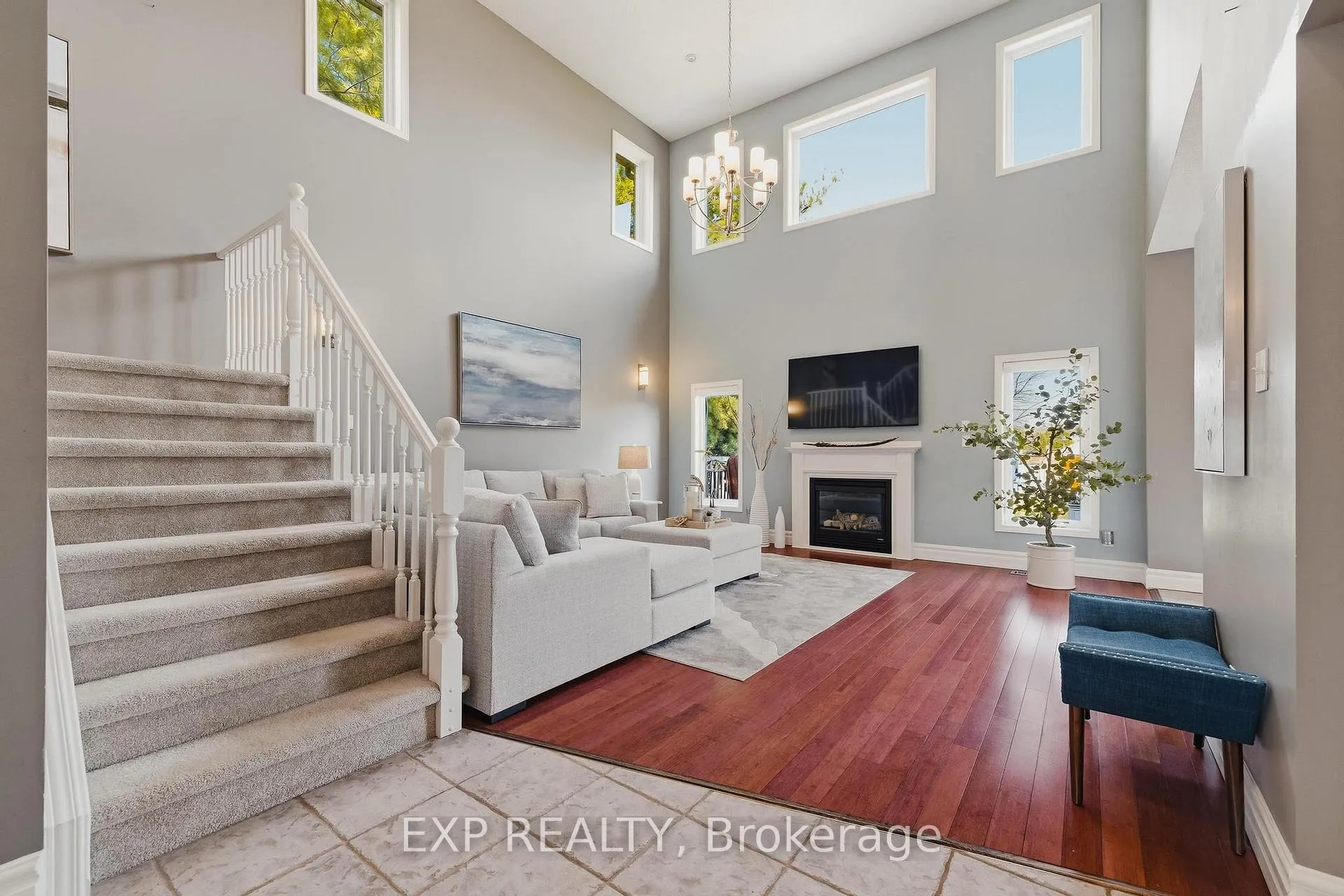 Photo 2 of 606 Doon Drive S, Kitchener — HOMEH