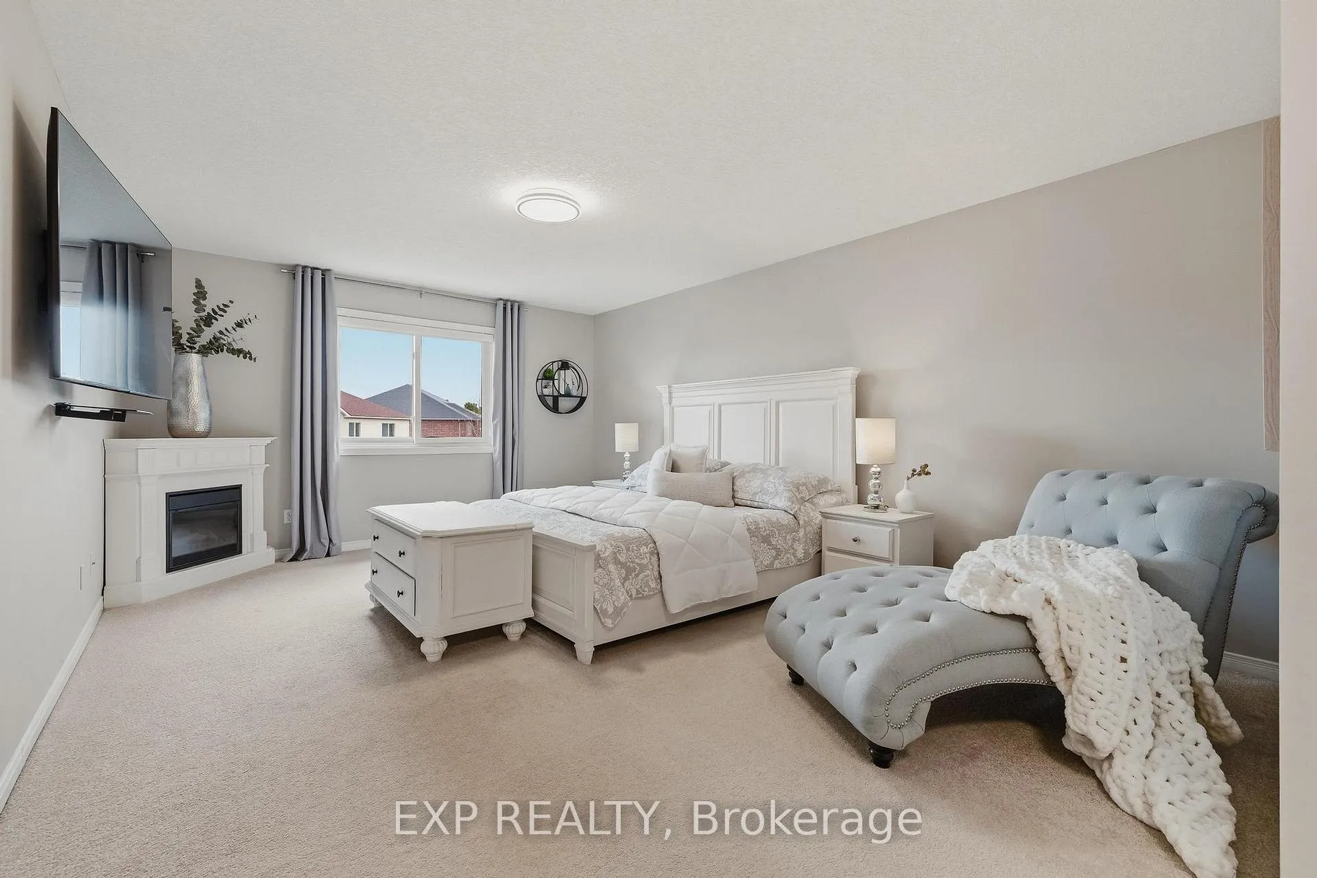 Photo 5 of 606 Doon Drive S, Kitchener — HOMEH