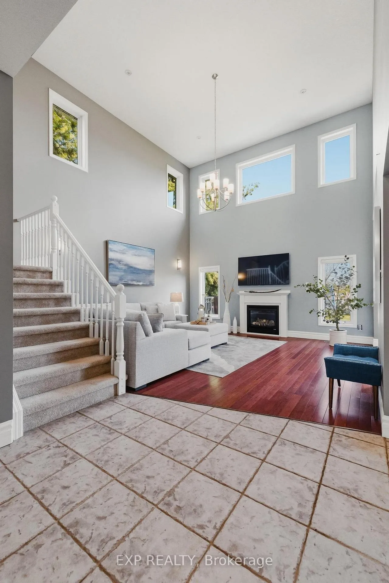 Photo 10 of 606 Doon Drive S, Kitchener — HOMEH