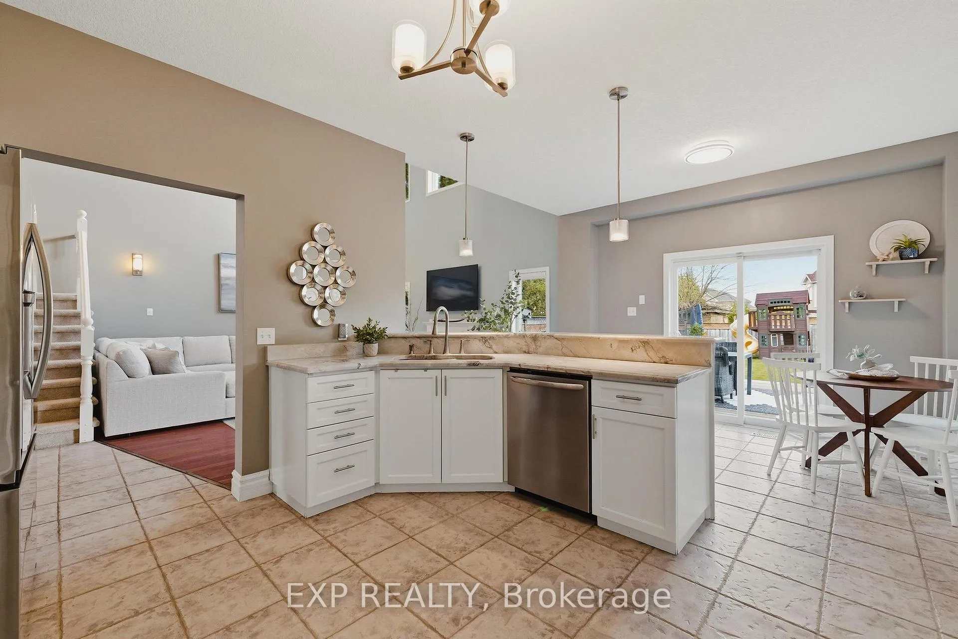 Photo 16 of 606 Doon Drive S, Kitchener — HOMEH