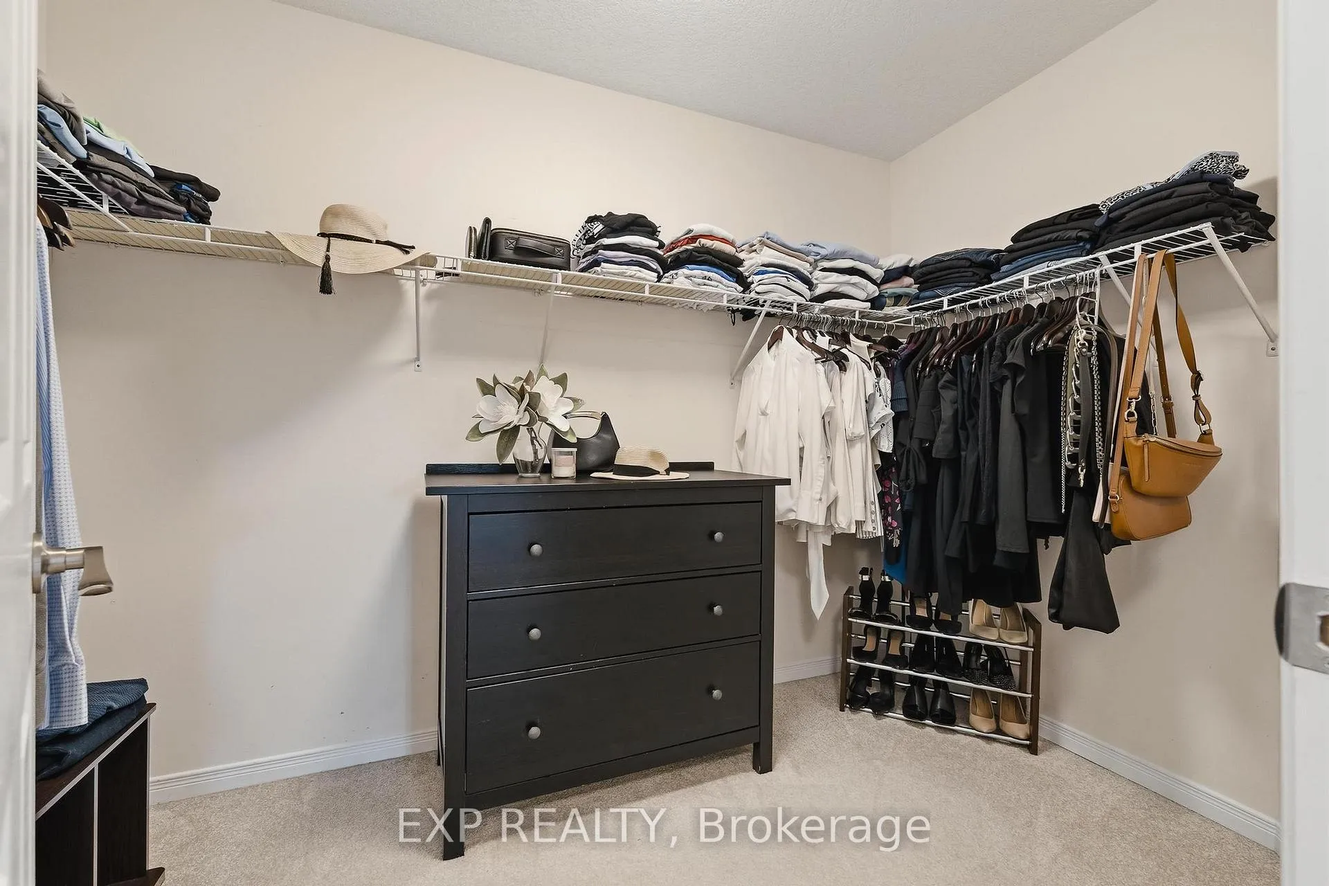 Photo 32 of 606 Doon Drive S, Kitchener — HOMEH