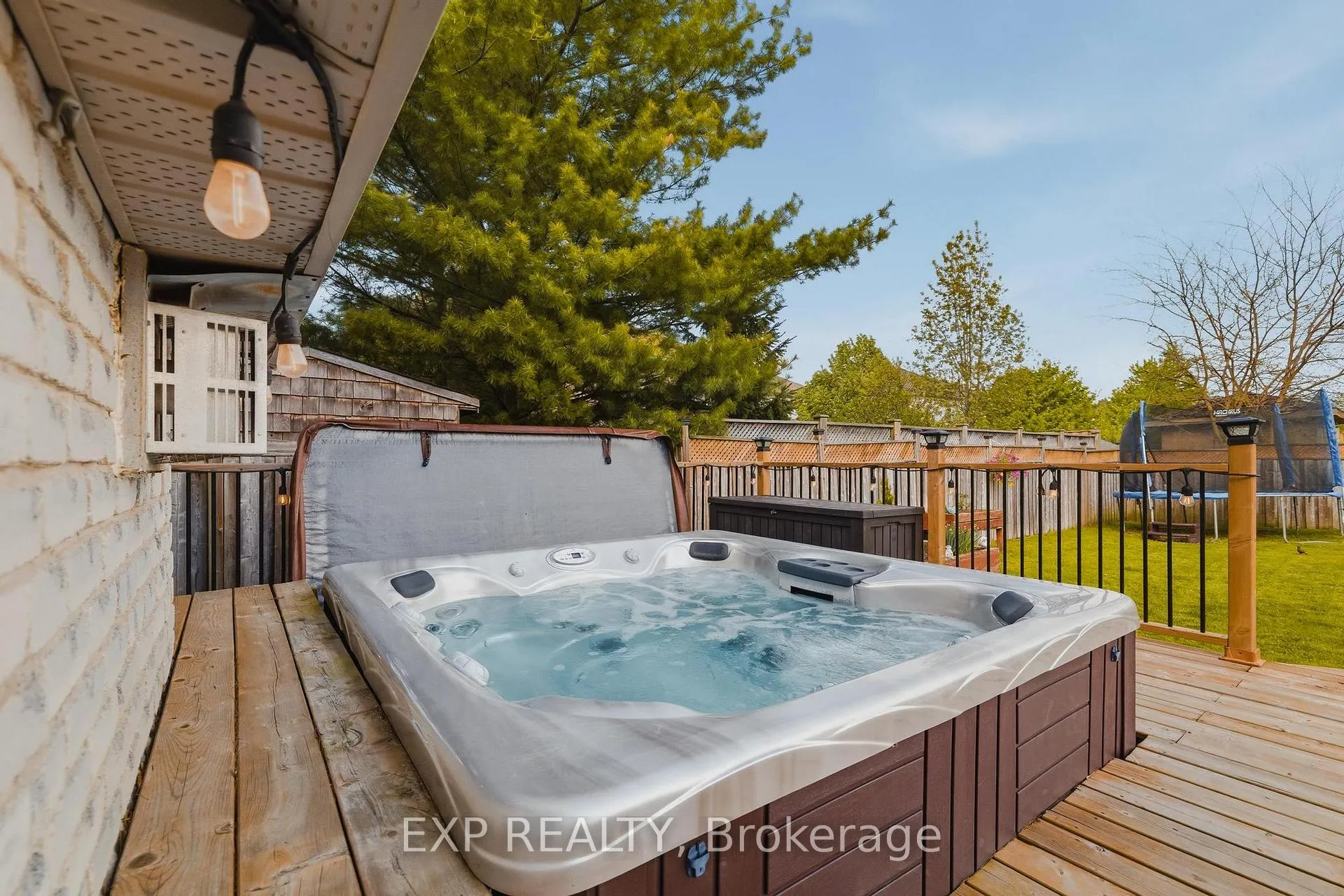 Photo 36 of 606 Doon Drive S, Kitchener — HOMEH