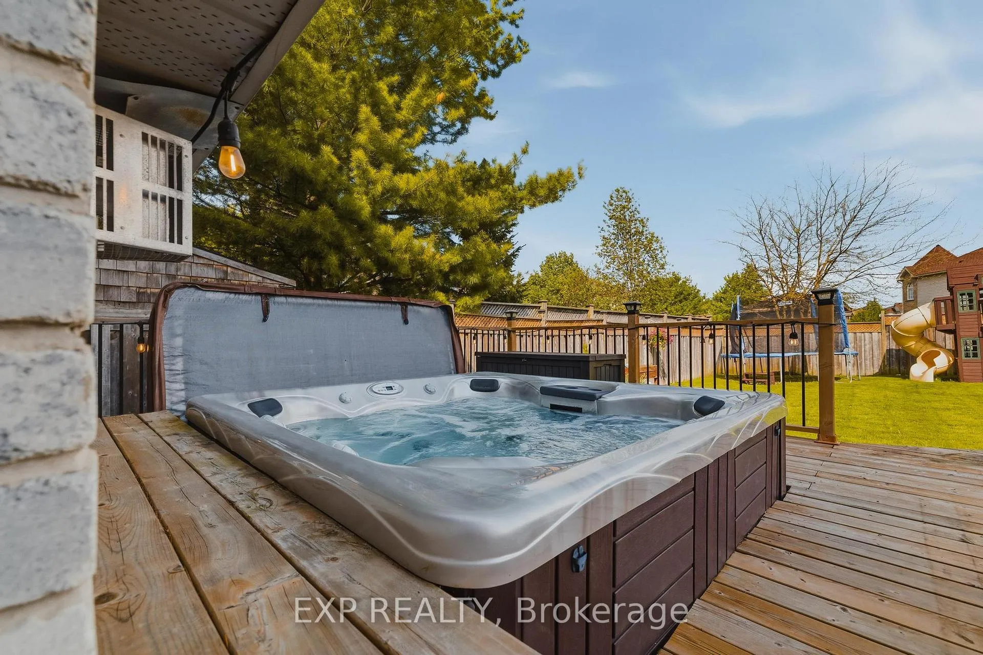 Photo 43 of 606 Doon Drive S, Kitchener — HOMEH