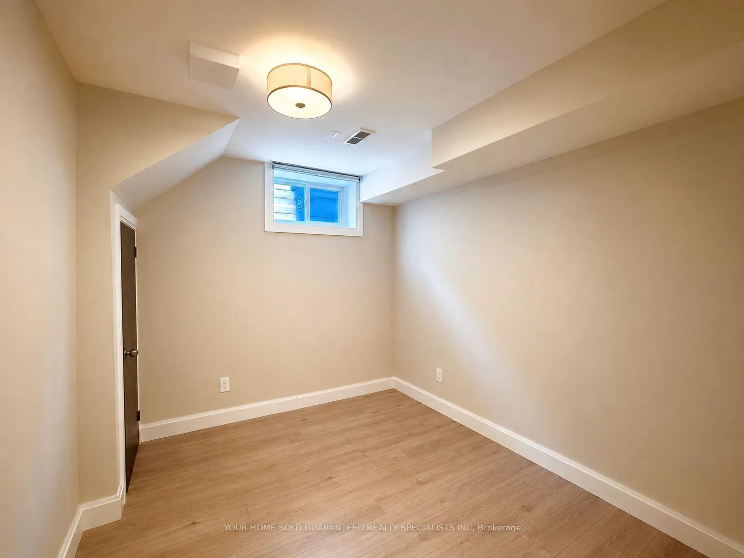Photo 6 of 15B Aurora Heights Drive, Aurora, Aurora Heights — HOMEH