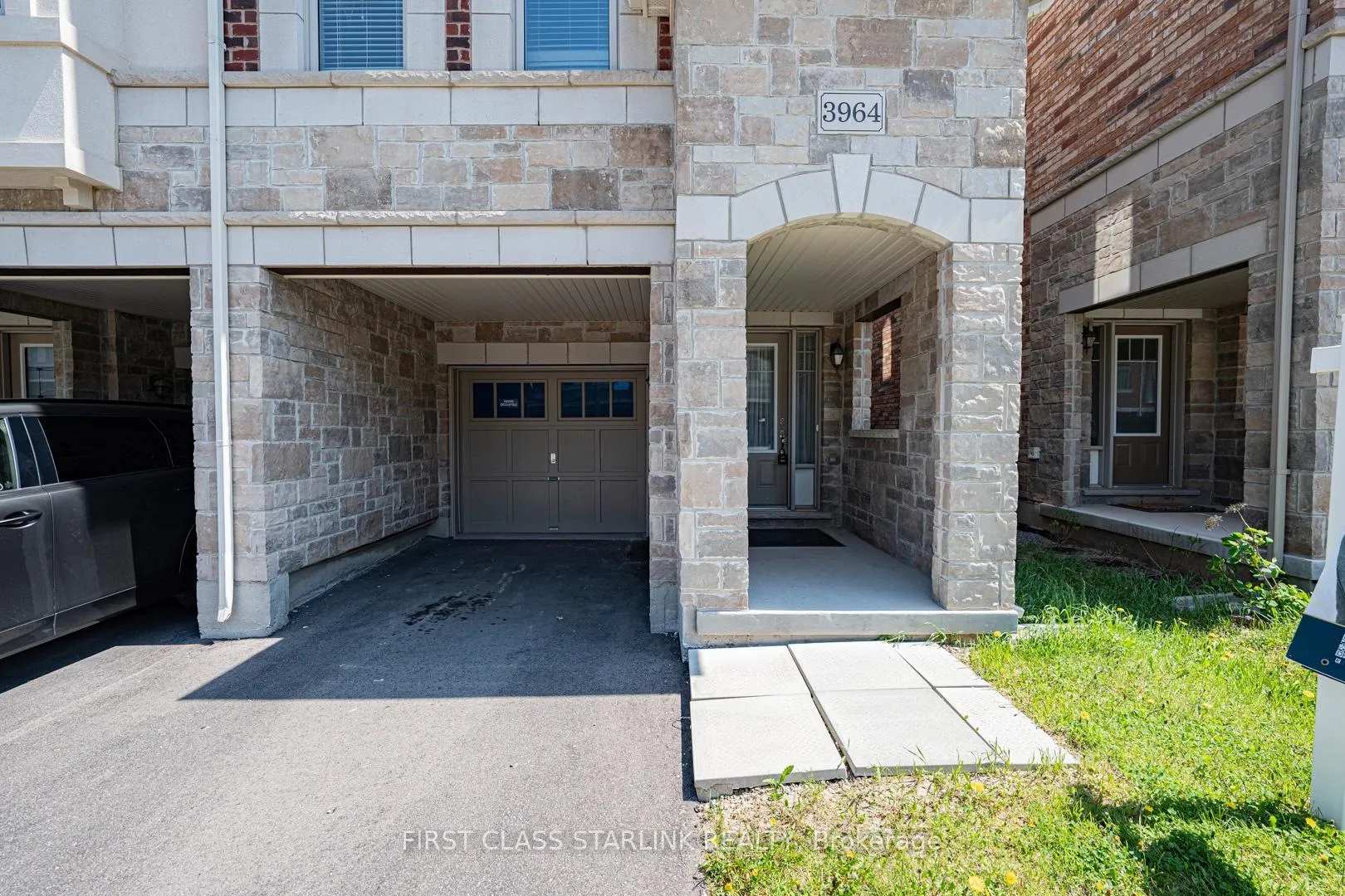 Photo 2 of 3964 Thomas Alton Boulevard, Burlington, Alton — HOMEH