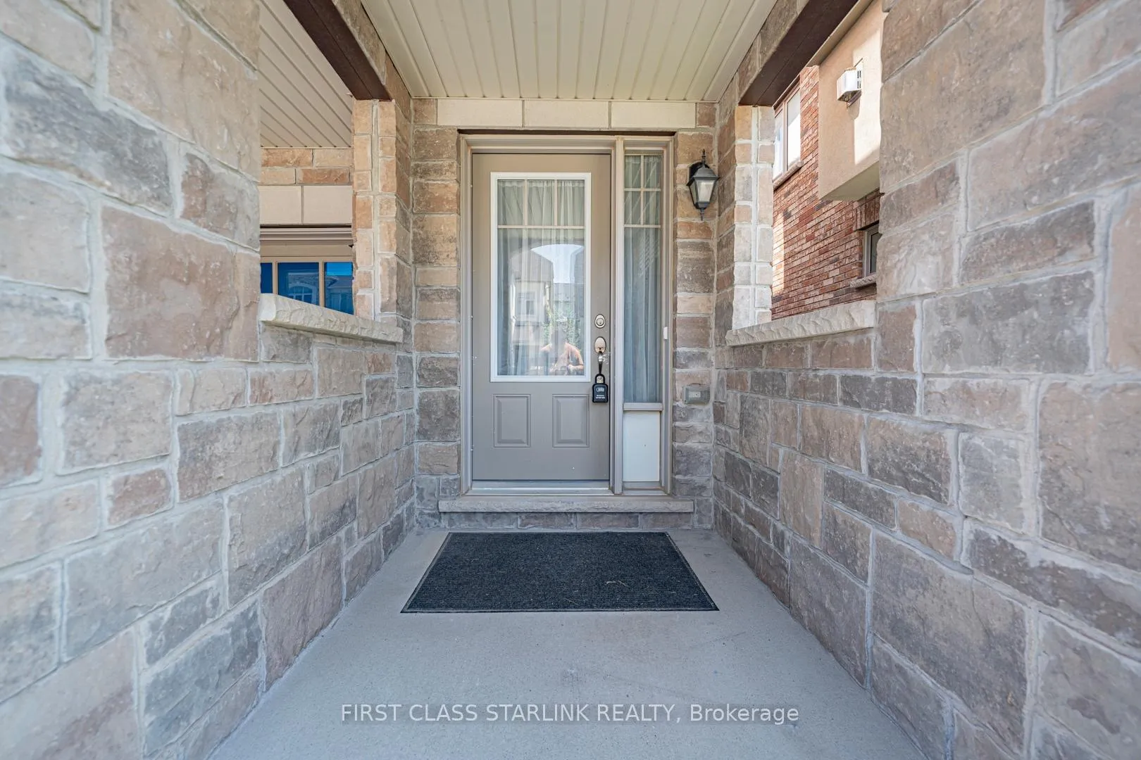 Photo 3 of 3964 Thomas Alton Boulevard, Burlington, Alton — HOMEH