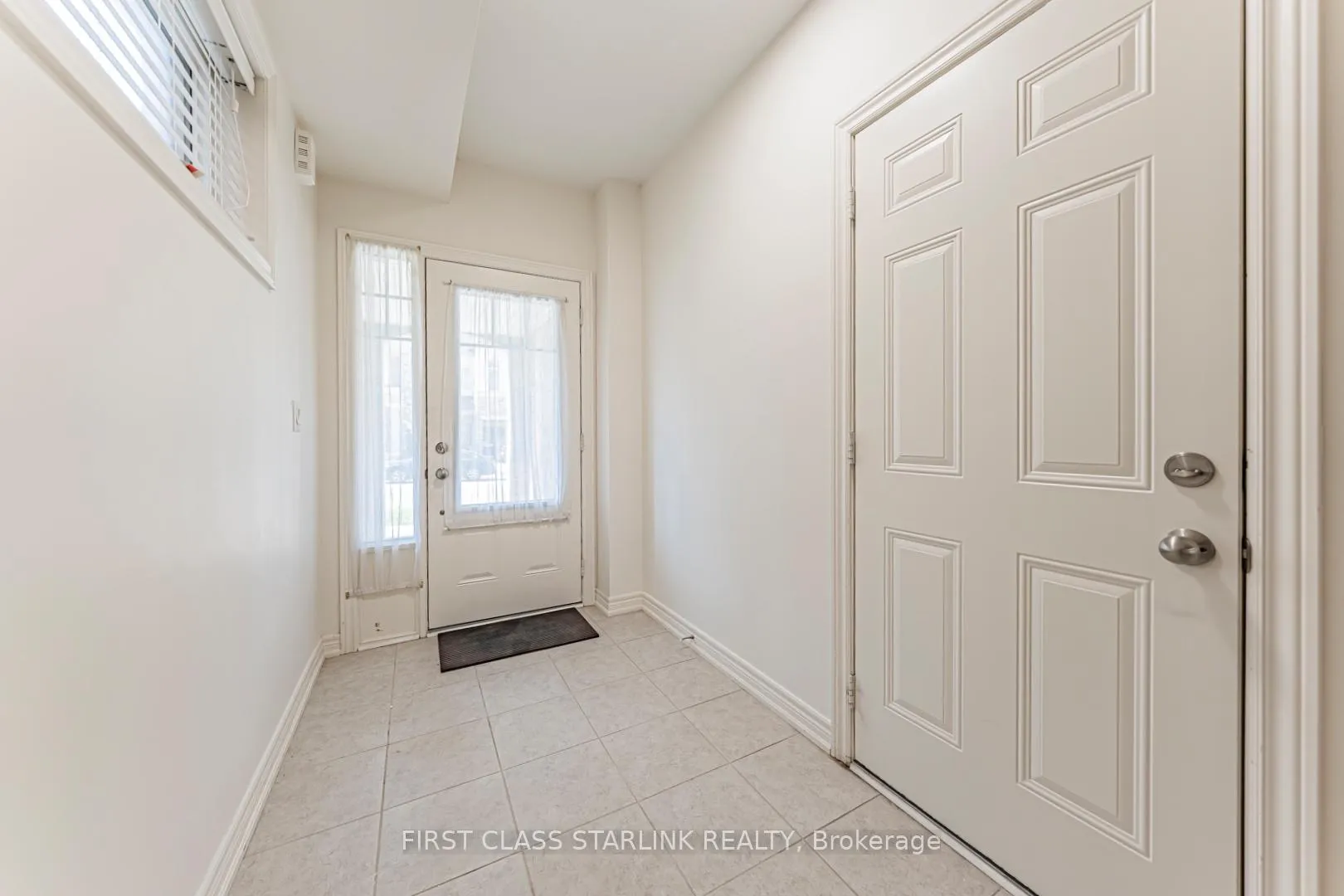 Photo 4 of 3964 Thomas Alton Boulevard, Burlington, Alton — HOMEH