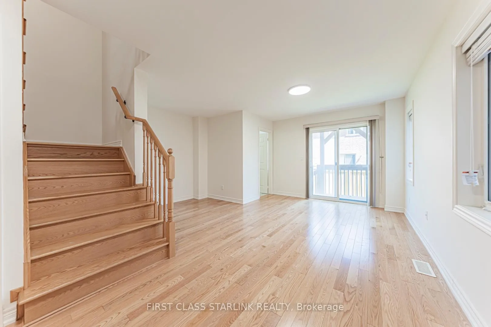 Photo 5 of 3964 Thomas Alton Boulevard, Burlington, Alton — HOMEH