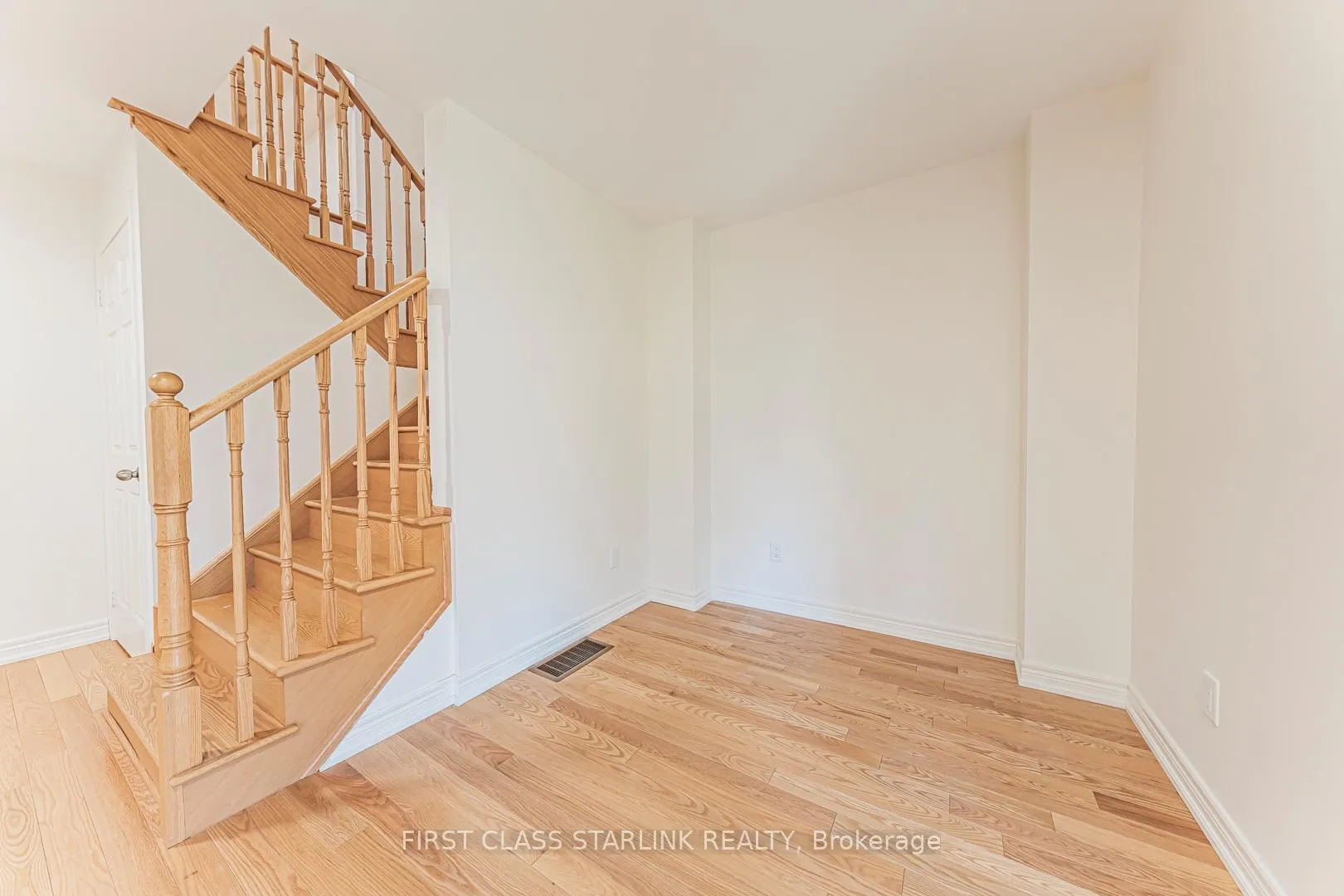 Photo 6 of 3964 Thomas Alton Boulevard, Burlington, Alton — HOMEH