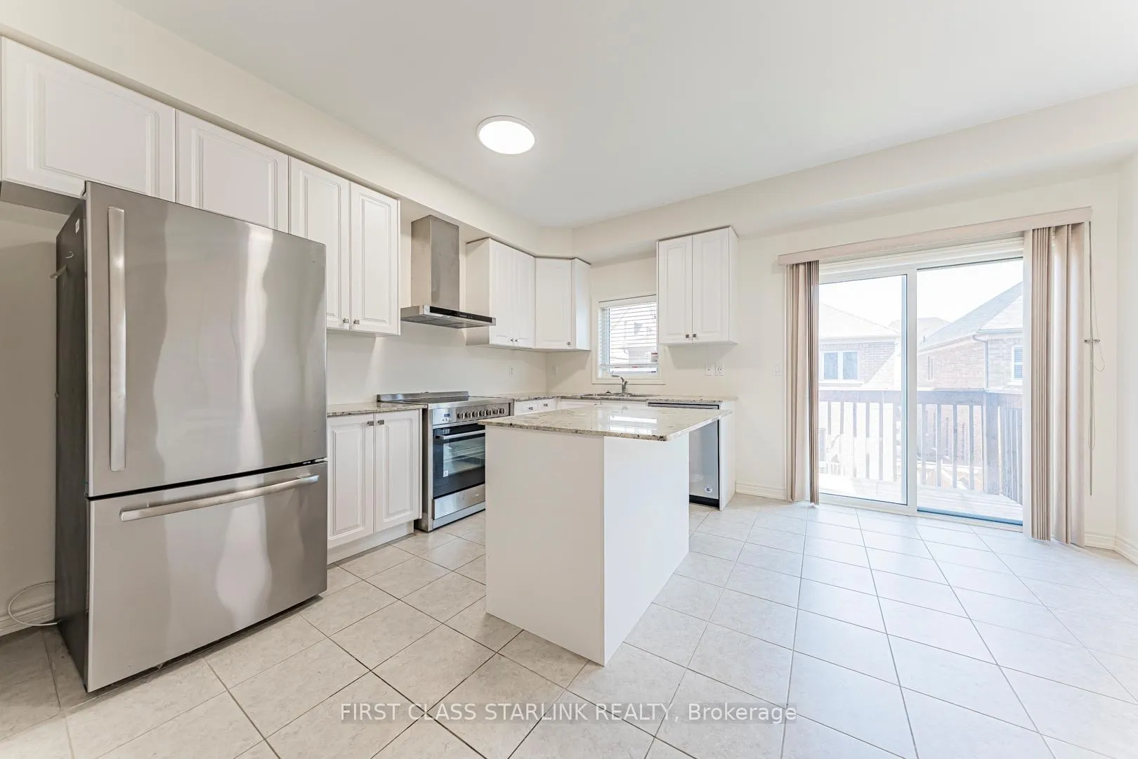 Photo 10 of 3964 Thomas Alton Boulevard, Burlington, Alton — HOMEH