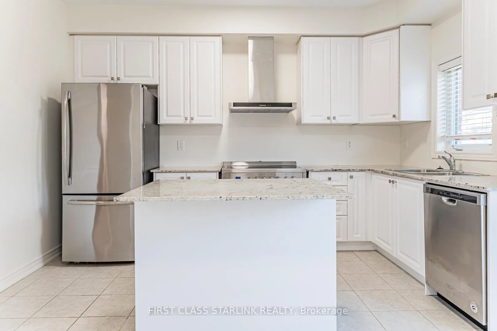 Photo 12 of 3964 Thomas Alton Boulevard, Burlington, Alton — HOMEH