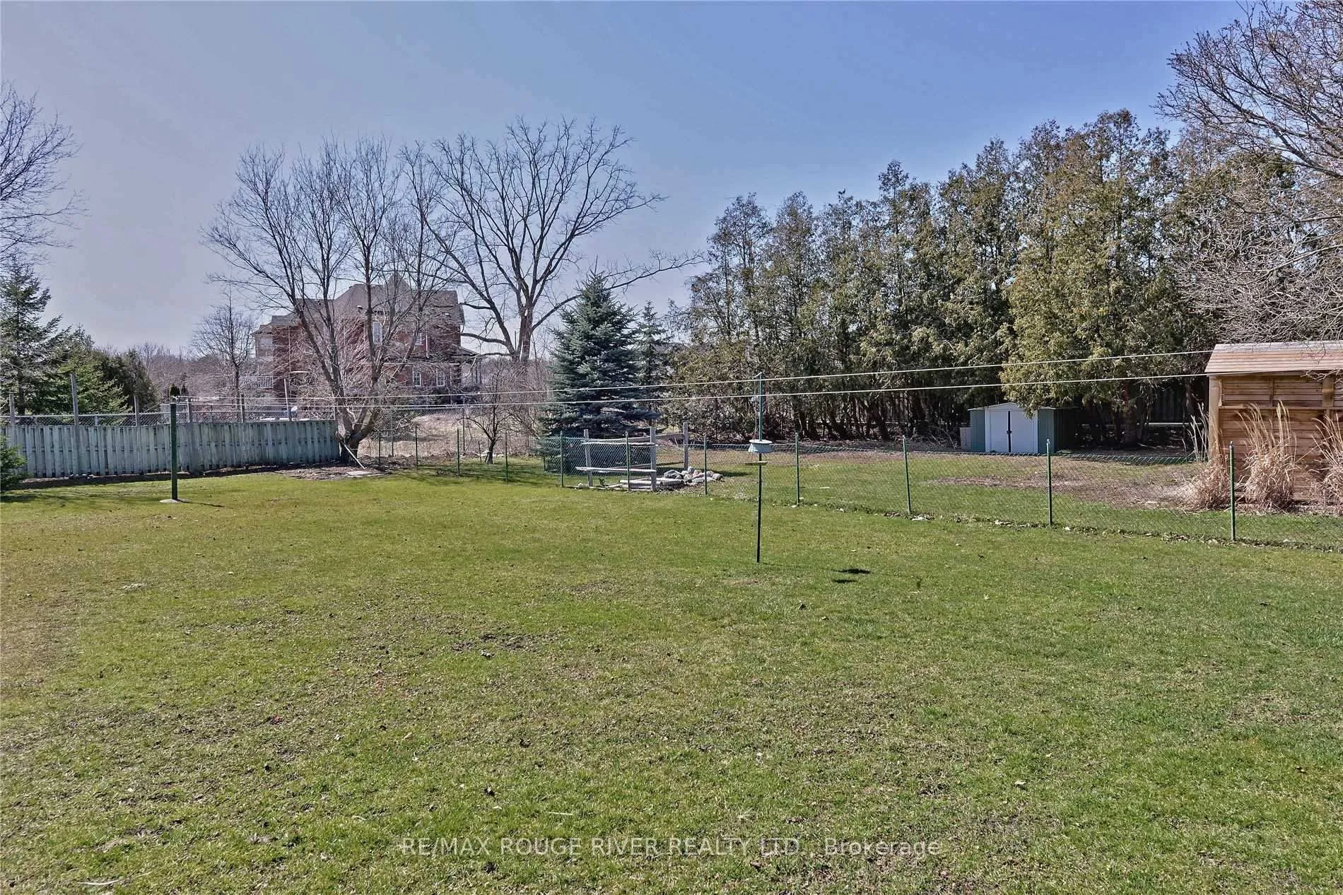 Photo 3 of 24 Hunt Street, Clarington, Bowmanville — HOMEH