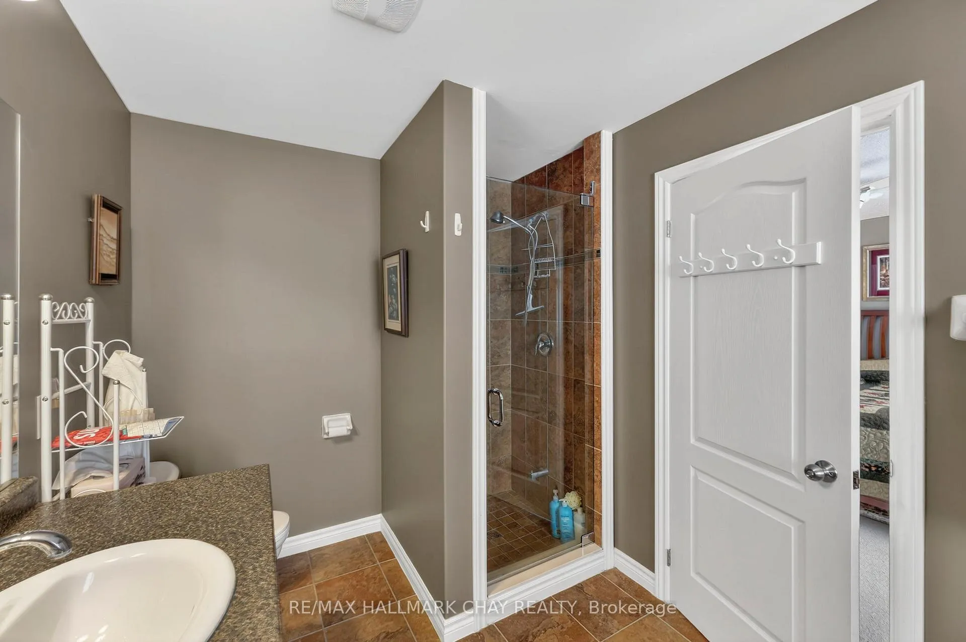 Photo 18 of 16 Sheppard Drive, Tay, Victoria Harbour — HOMEH