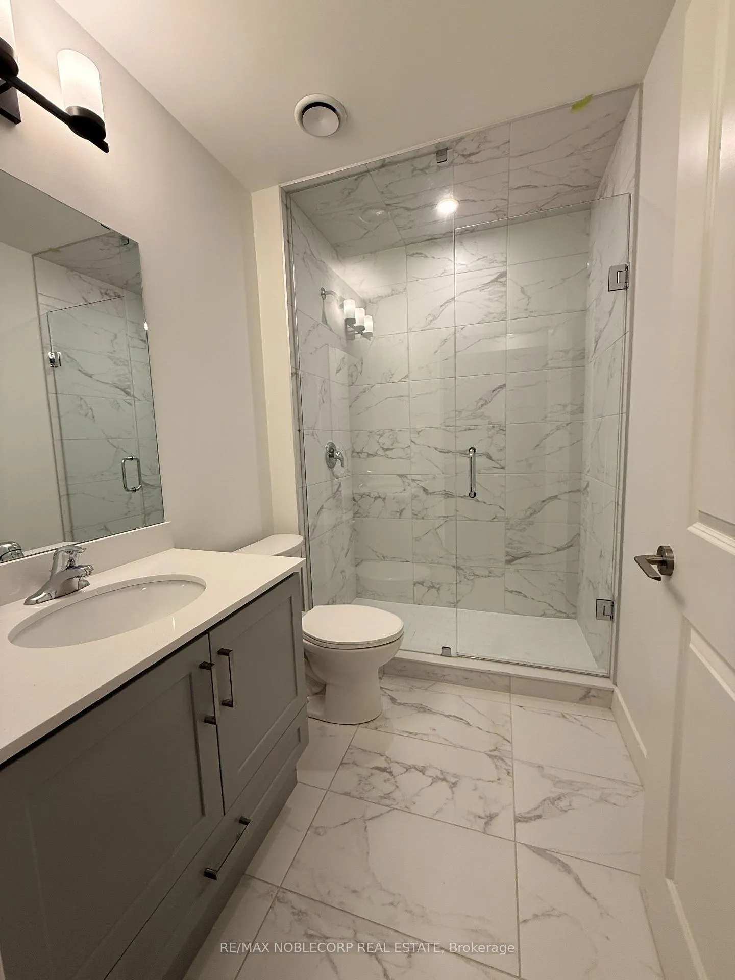 Photo 7 of Unit 403, 461 Green Road, Hamilton, Lakeshore — HOMEH