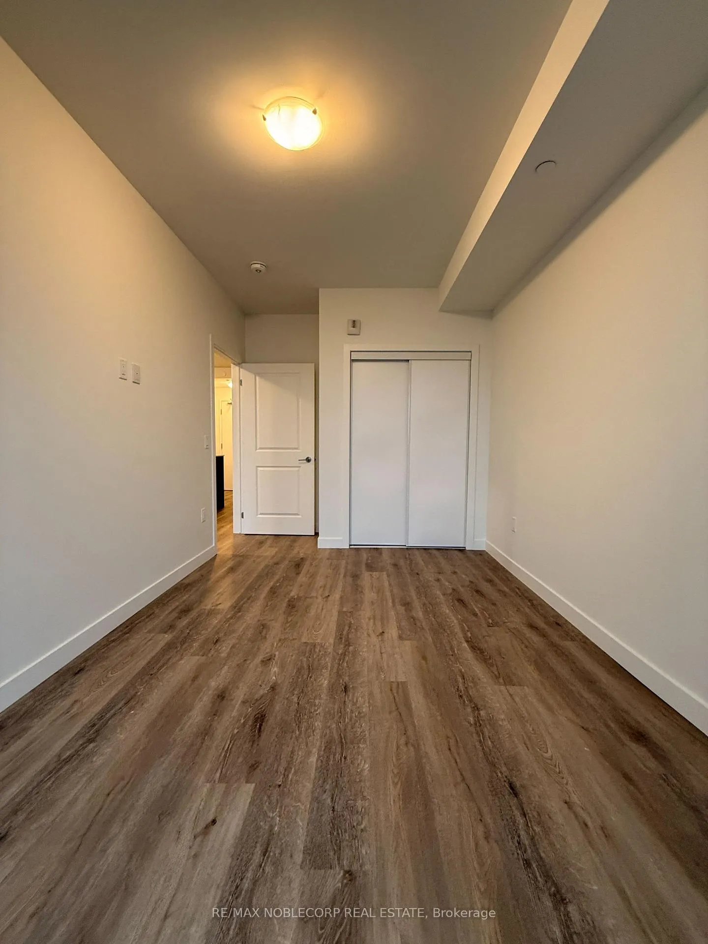 Photo 10 of Unit 403, 461 Green Road, Hamilton, Lakeshore — HOMEH
