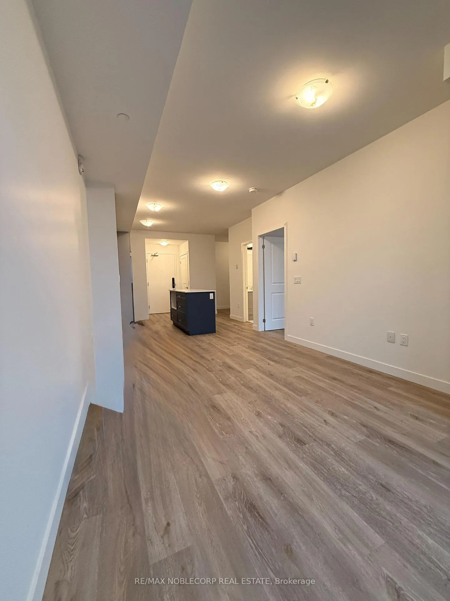 Photo 11 of Unit 403, 461 Green Road, Hamilton, Lakeshore — HOMEH