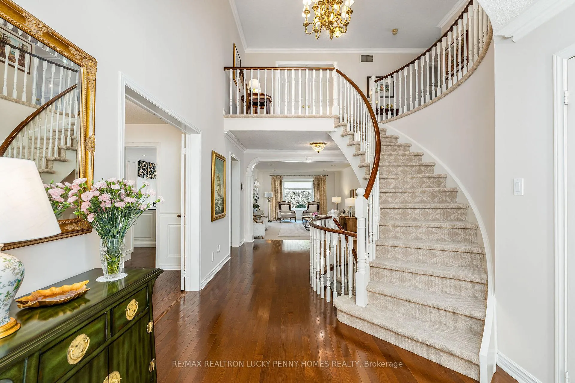 Photo 9 of 8 Goodmills Court, Markham, Unionville — HOMEH